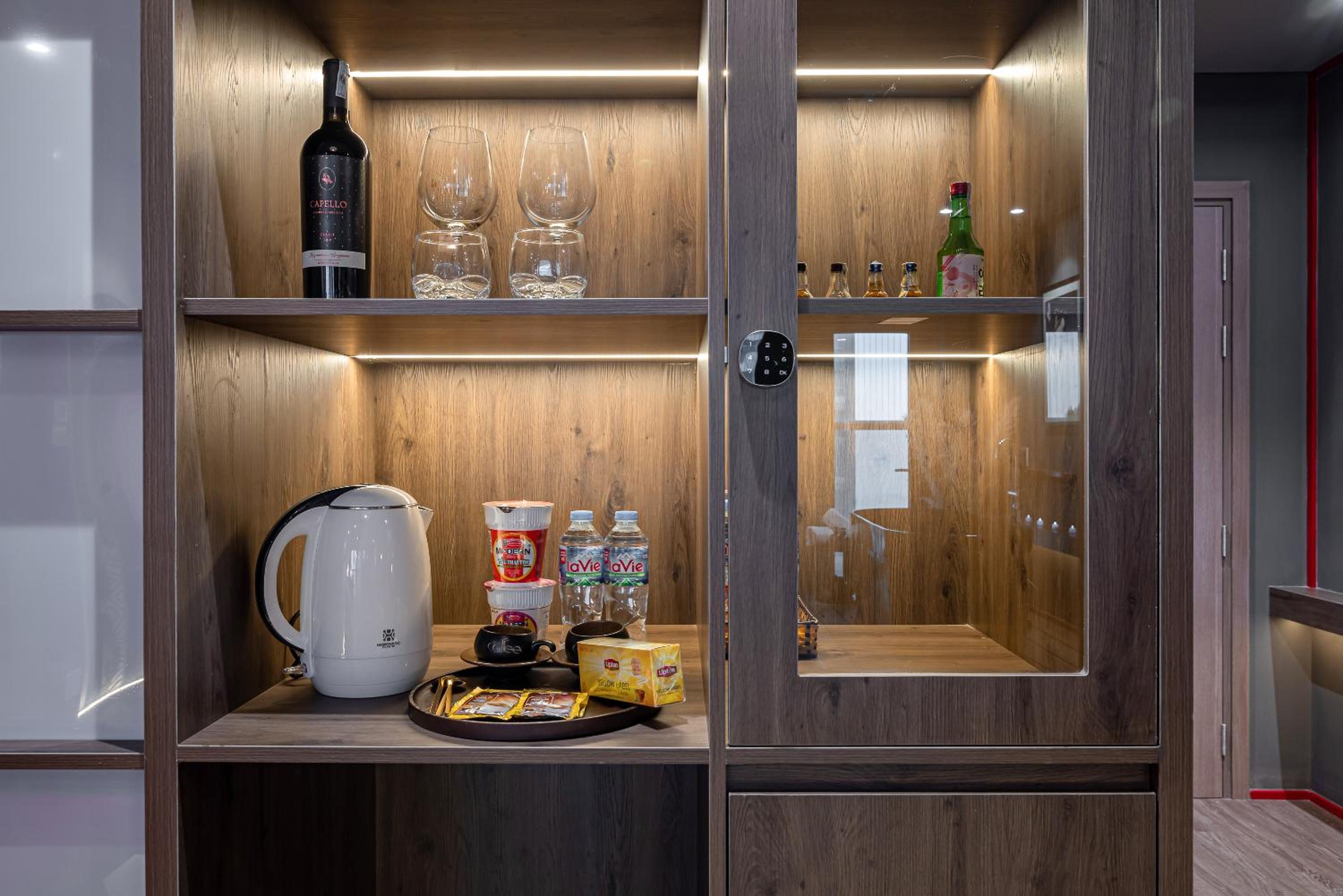 CeLaVie Serviced Apartment - The Vinhomes and Landmark