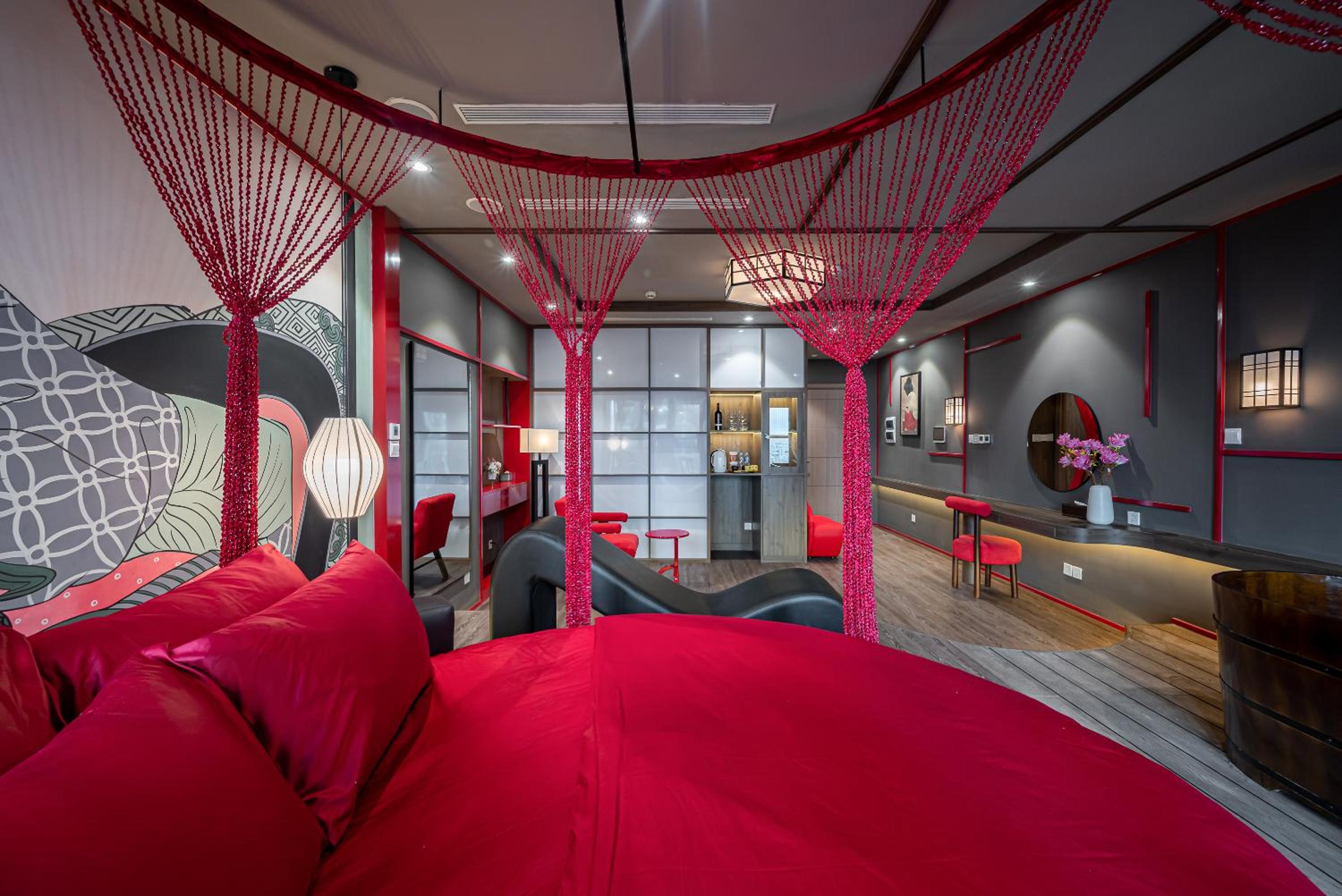 CeLaVie Serviced Apartment - The Vinhomes and Landmark