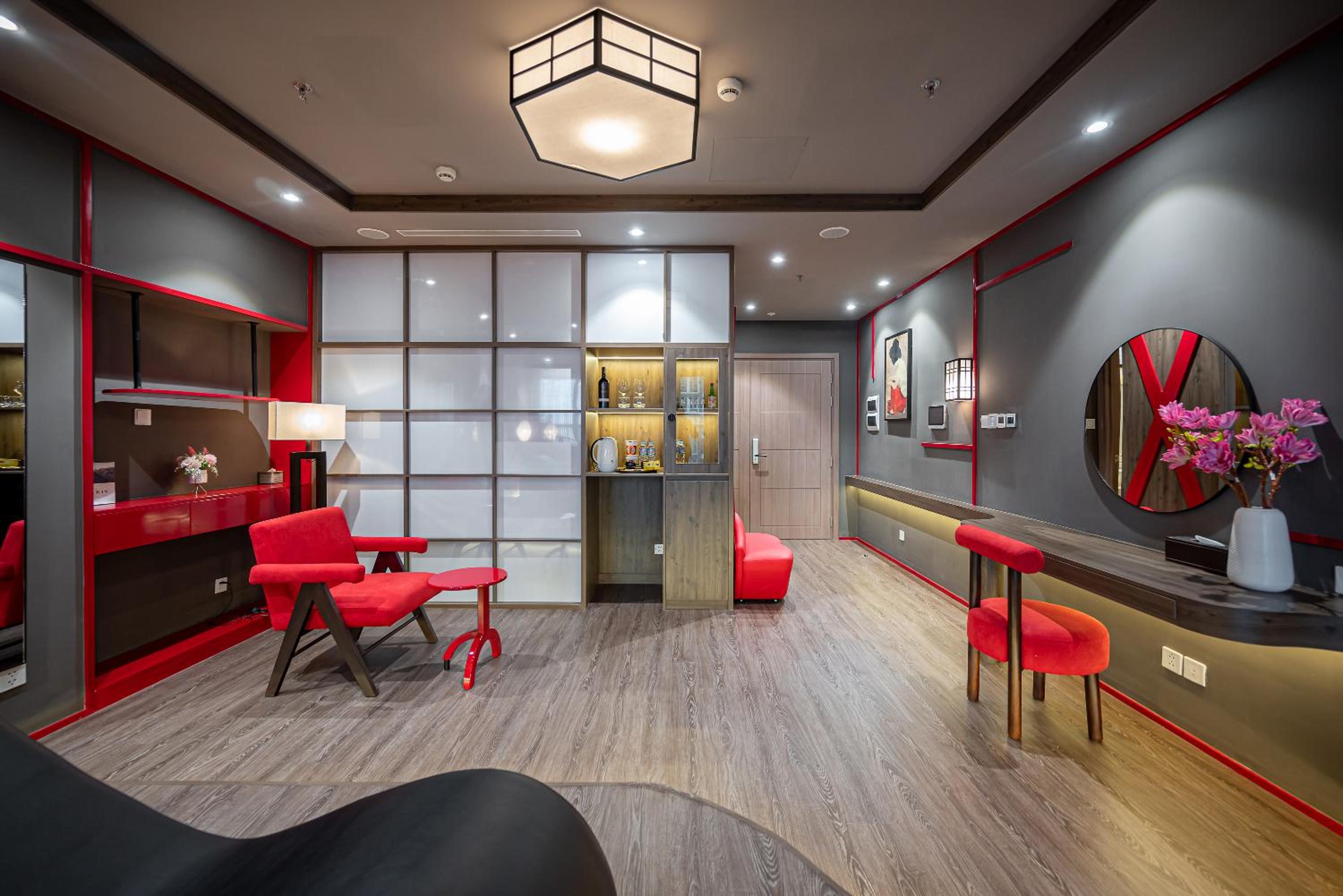 CeLaVie Serviced Apartment - The Vinhomes and Landmark