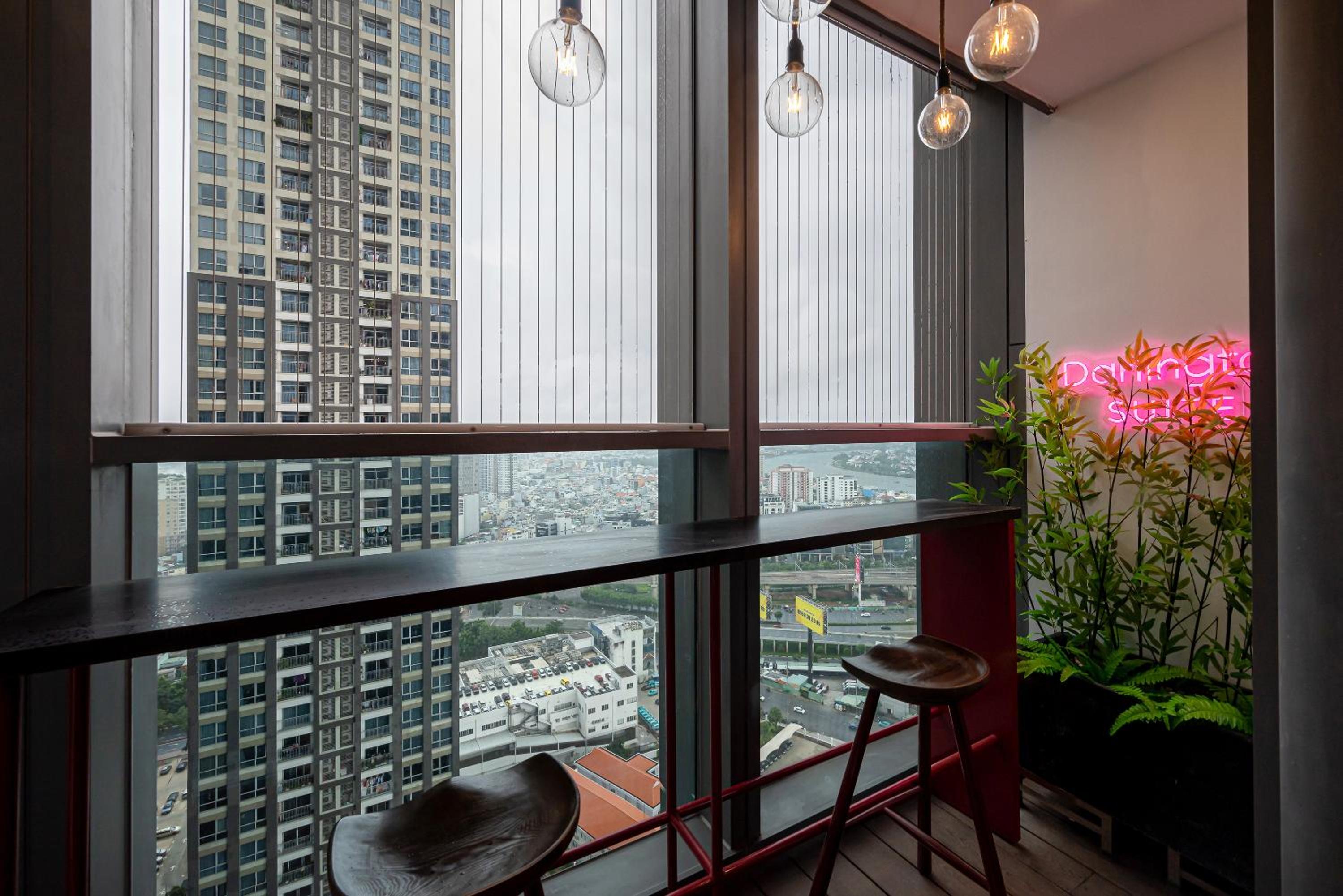 CeLaVie Serviced Apartment - The Vinhomes and Landmark