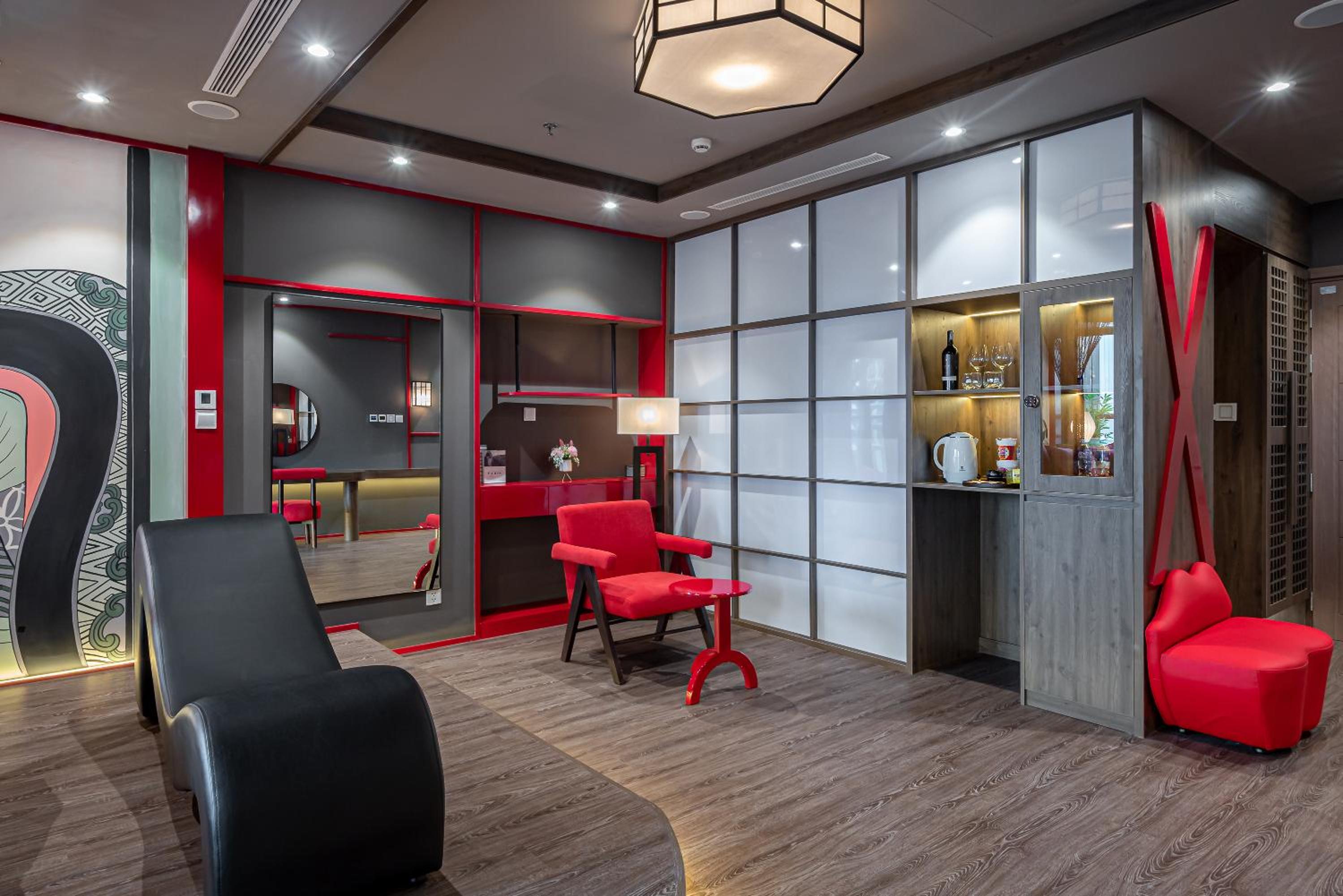 CeLaVie Serviced Apartment - The Vinhomes and Landmark