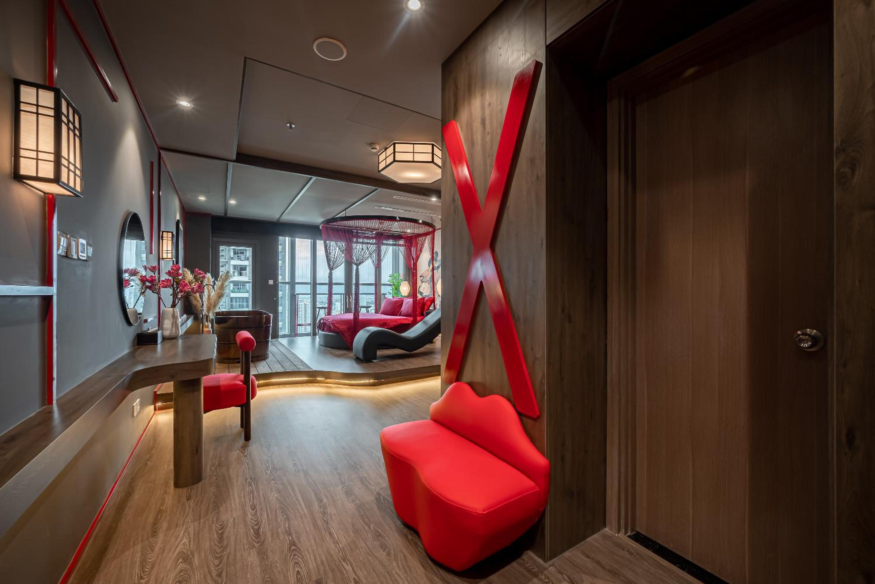 CeLaVie Serviced Apartment - The Vinhomes and Landmark