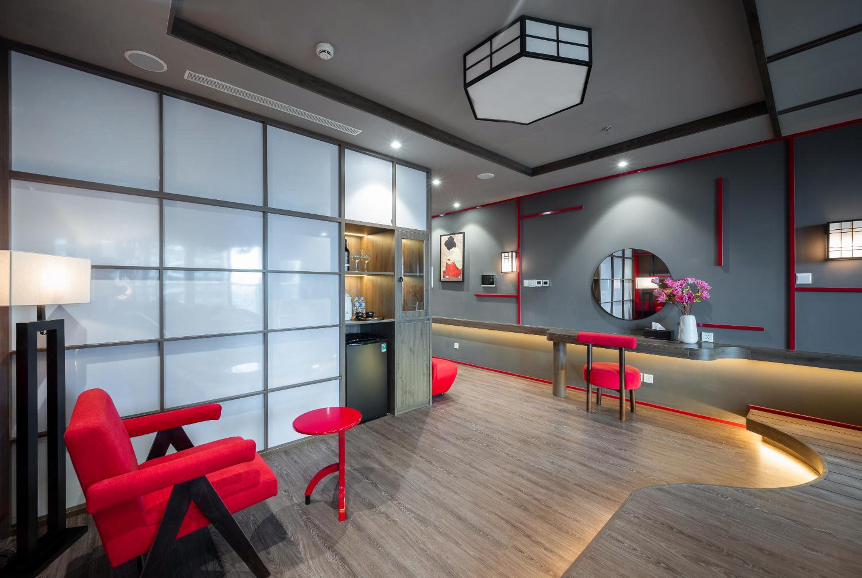 CeLaVie Serviced Apartment - The Vinhomes and Landmark