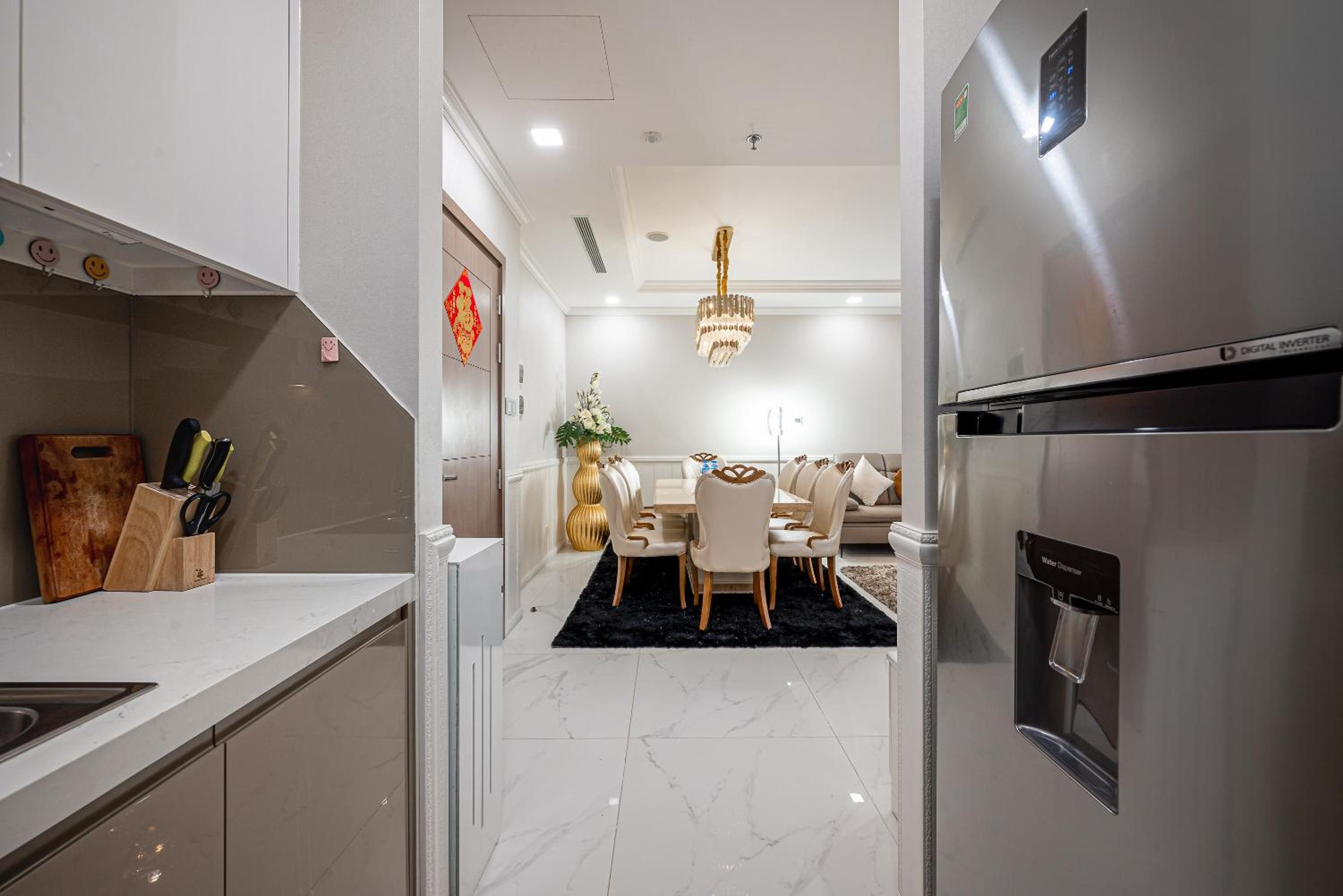 CeLaVie Serviced Apartment - The Vinhomes and Landmark