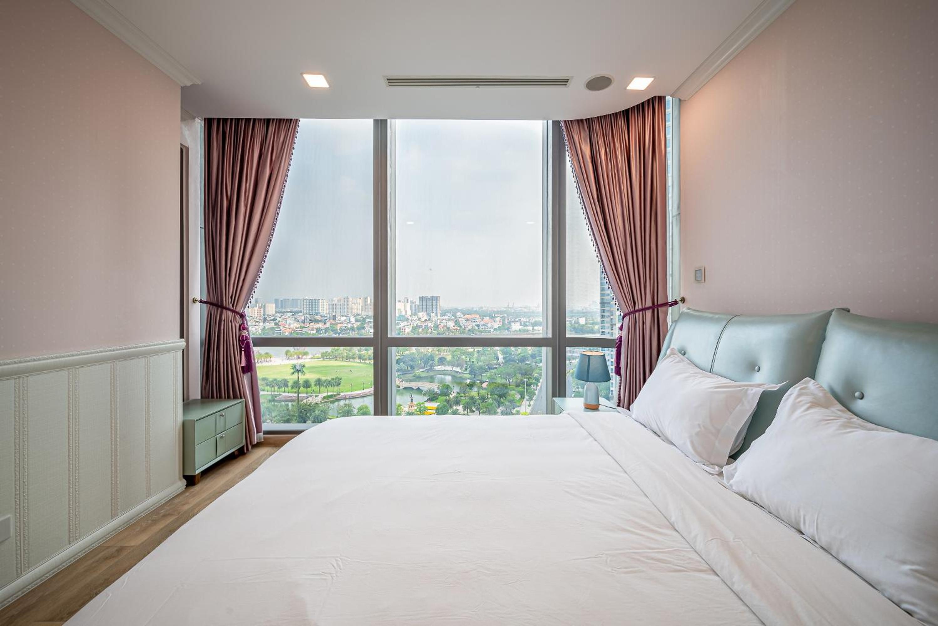 CeLaVie Serviced Apartment - The Vinhomes and Landmark