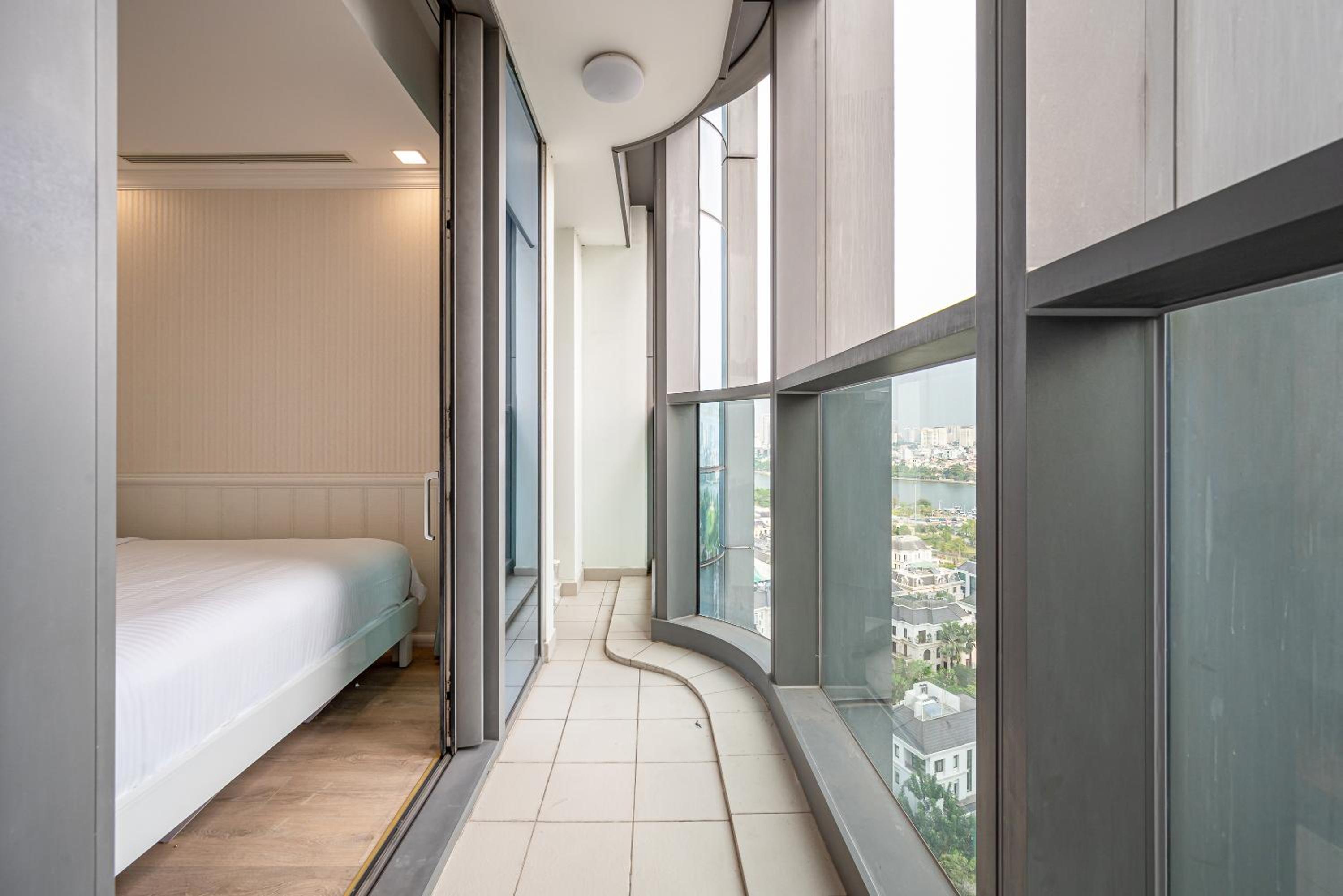 CeLaVie Serviced Apartment - The Vinhomes and Landmark