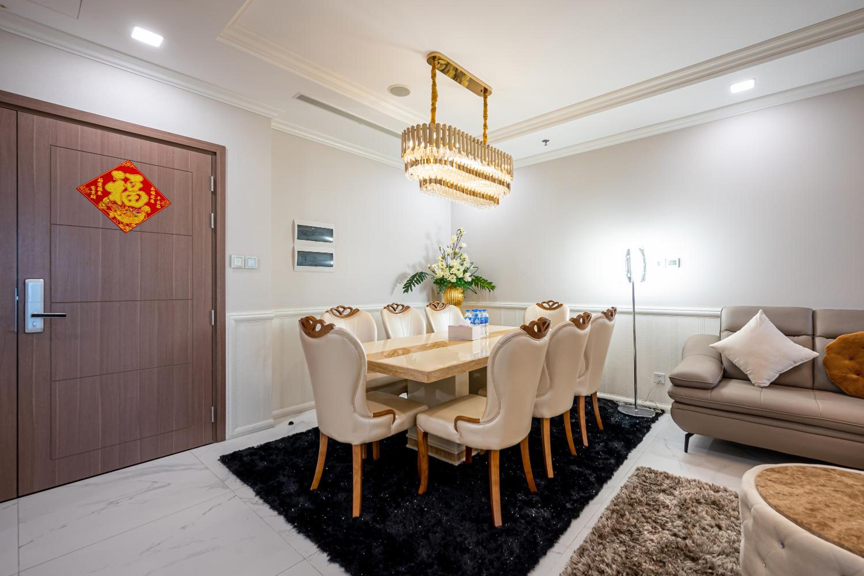 CeLaVie Serviced Apartment - The Vinhomes and Landmark