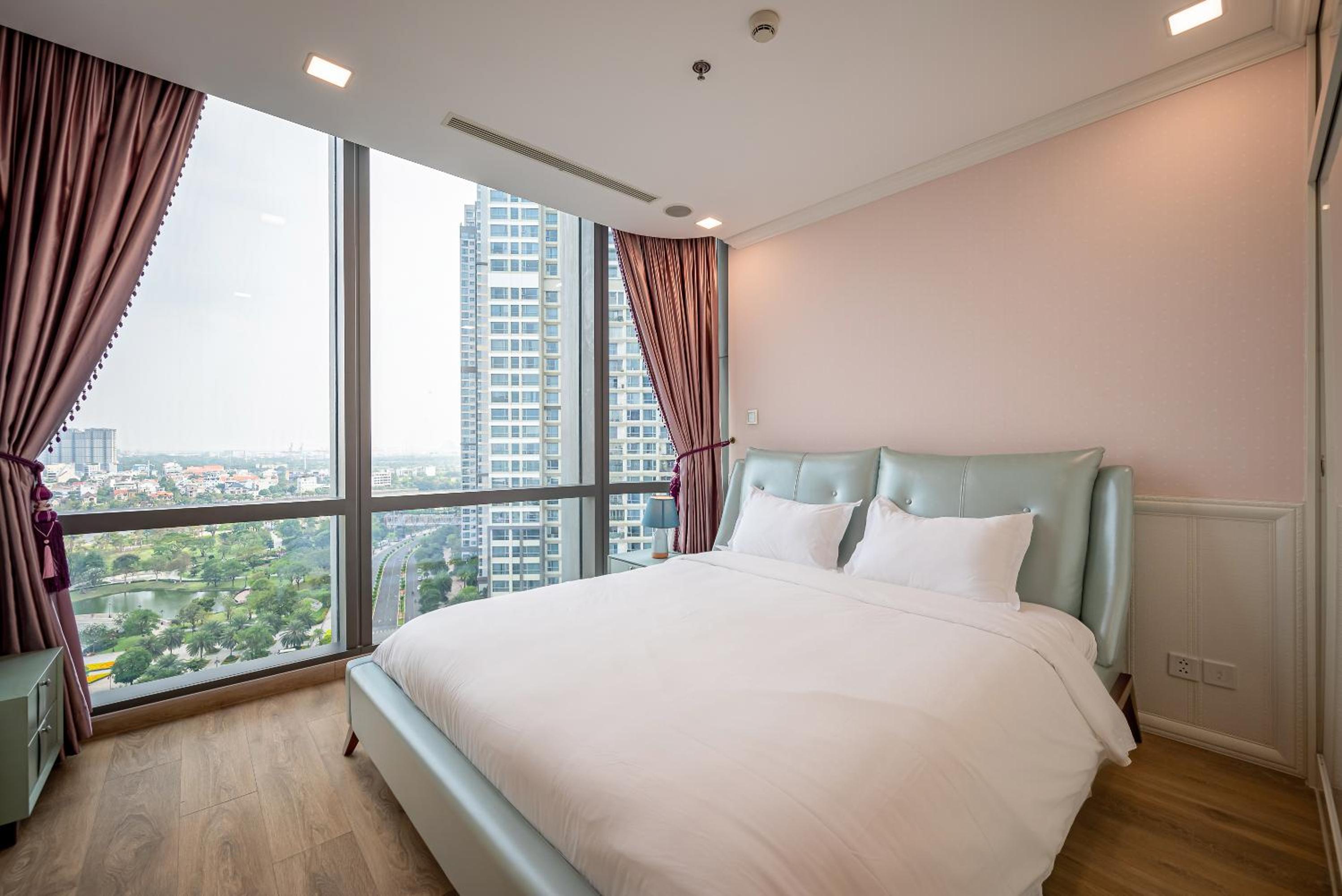 CeLaVie Serviced Apartment - The Vinhomes and Landmark