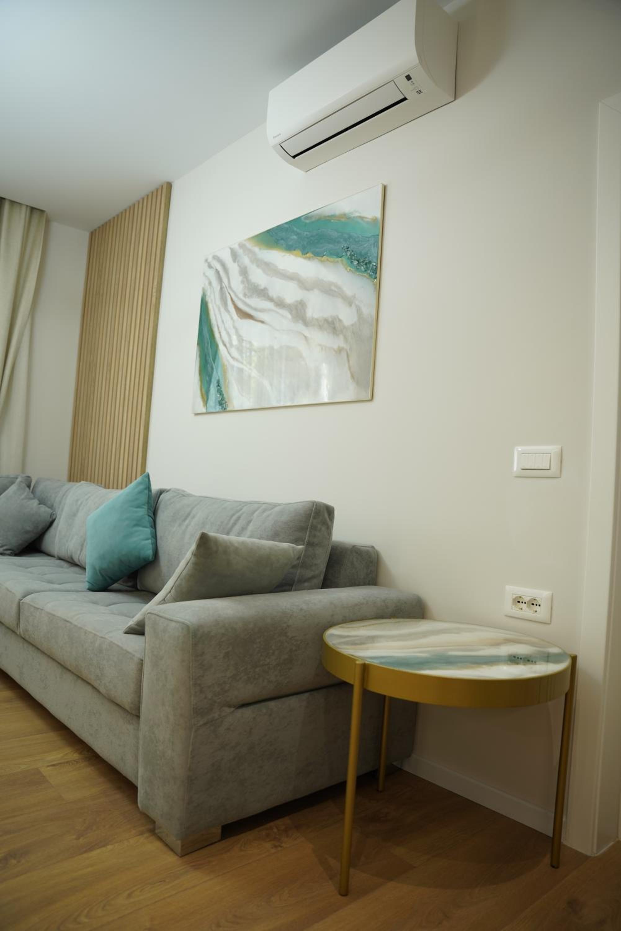 Feel Home Apartment