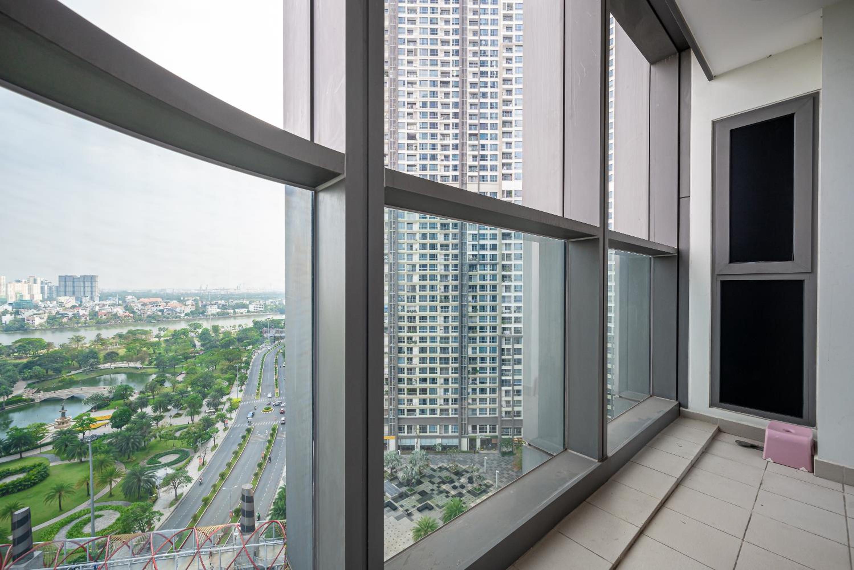 CeLaVie Serviced Apartment - The Vinhomes and Landmark