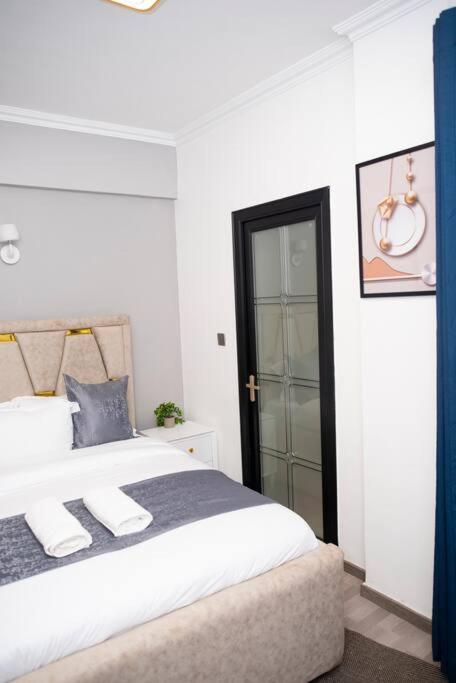 Cozy Apartment in Kilimani, Nairobi view 3