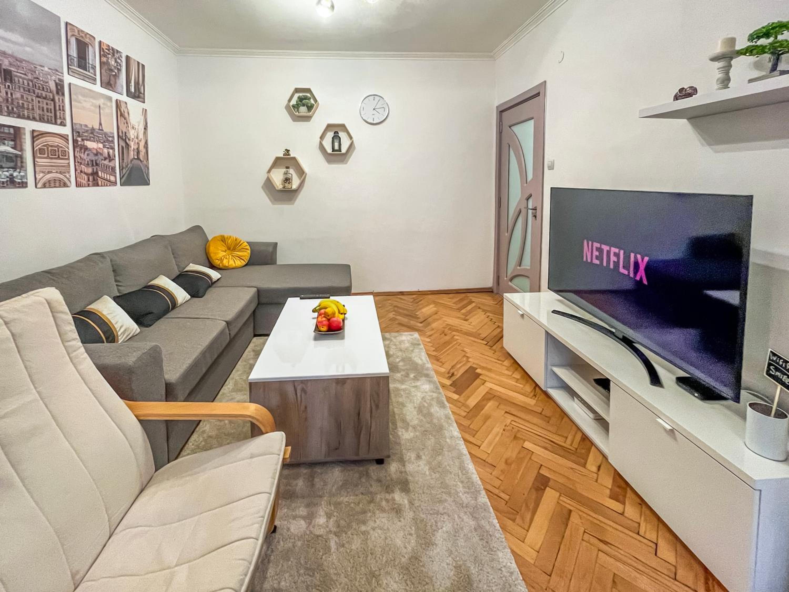 Vivid Condo by NDK and Vitosha Blvd with Free Secured Parking and AC