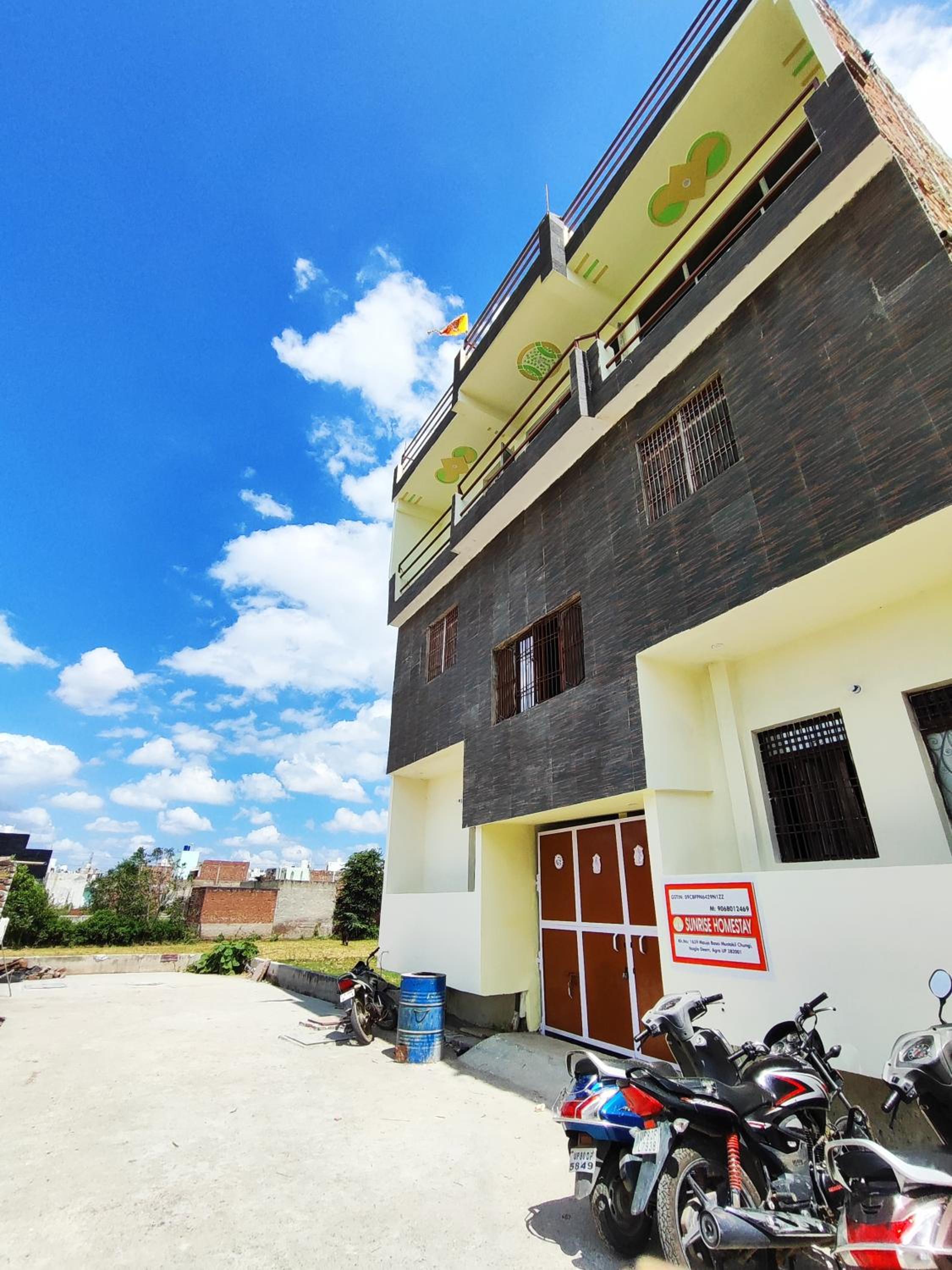 Sunrise Homestay Agra Near Taj Mahal