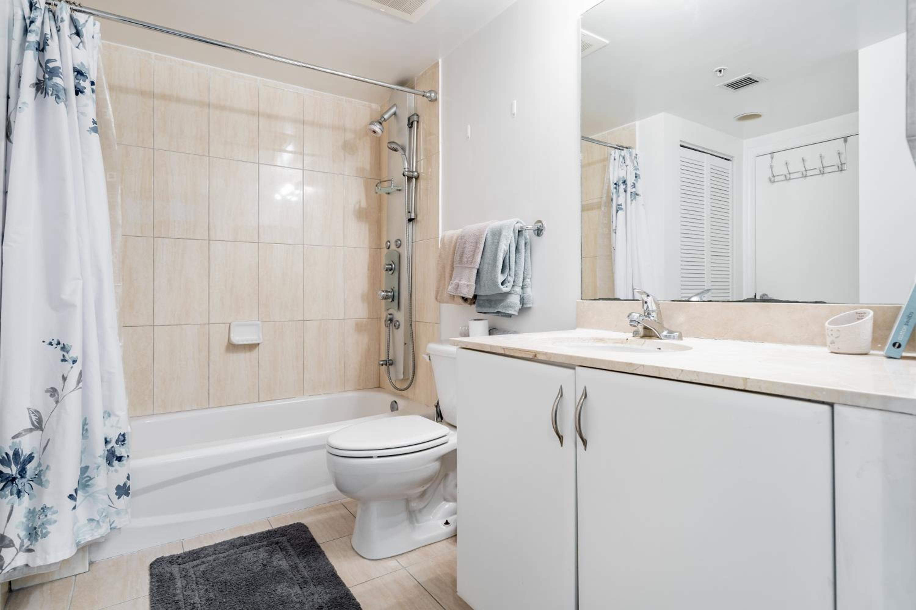 1 Br Opera Tower - Edgewater