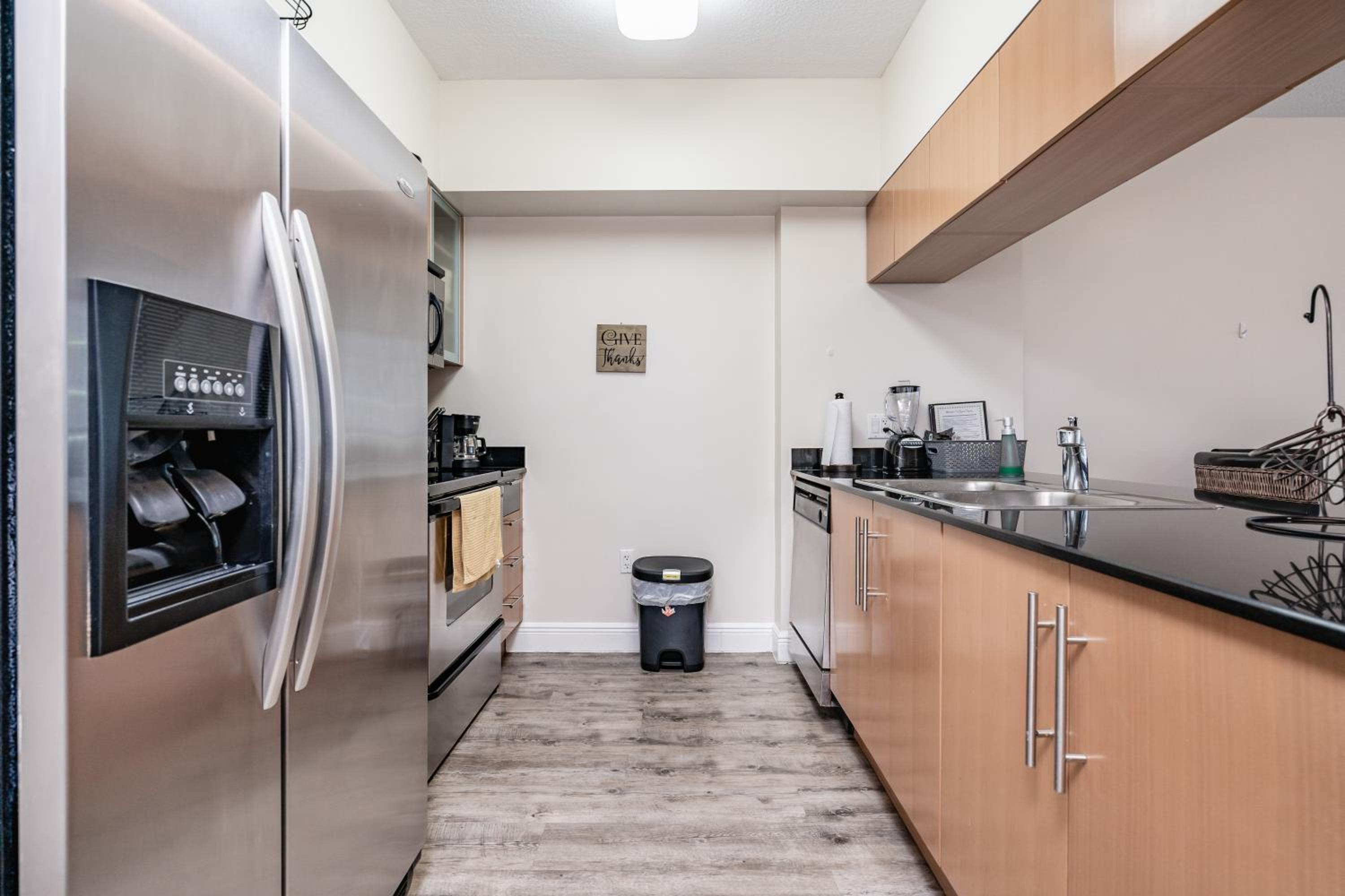 1 Br Opera Tower - Edgewater