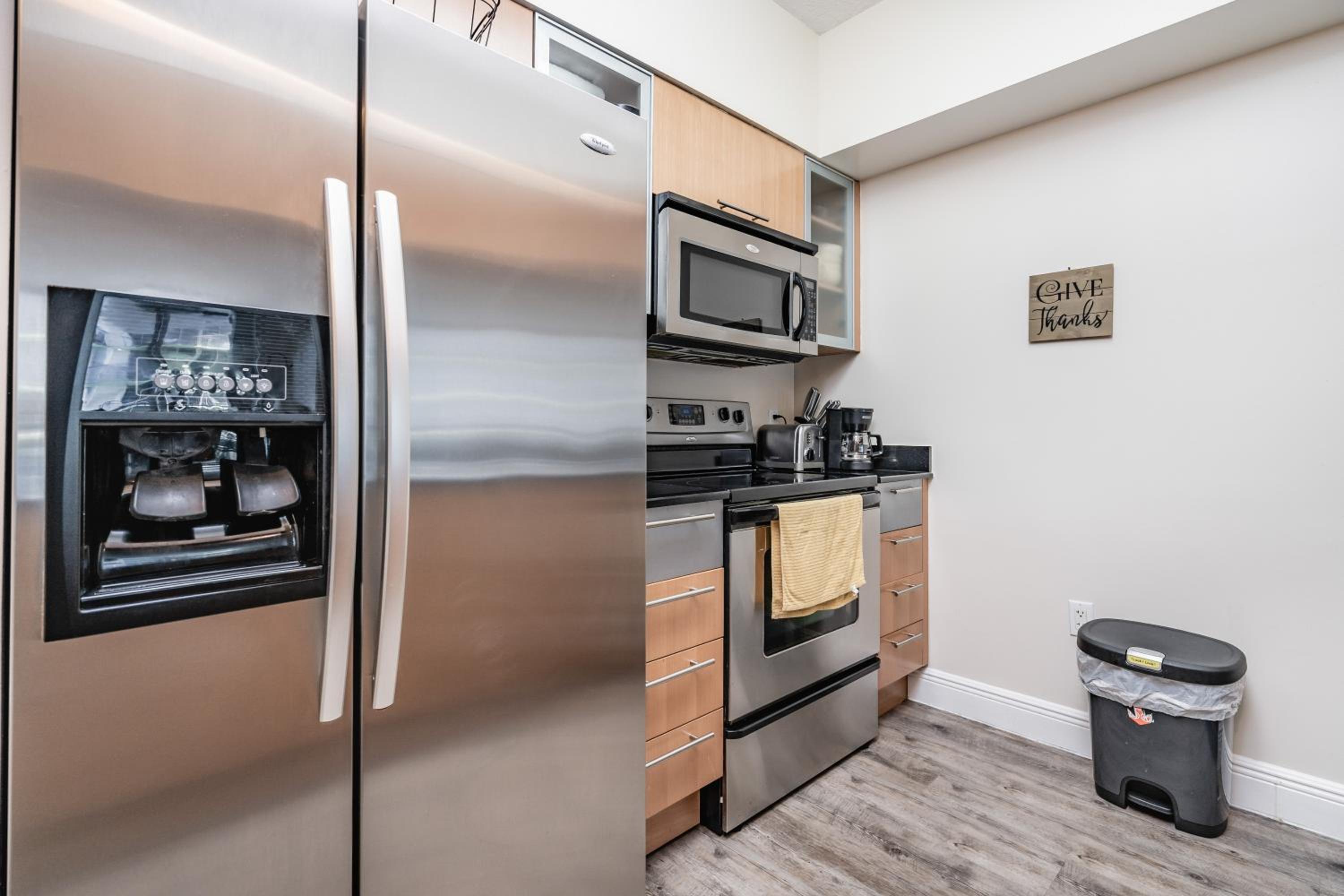 1 Br Opera Tower - Edgewater
