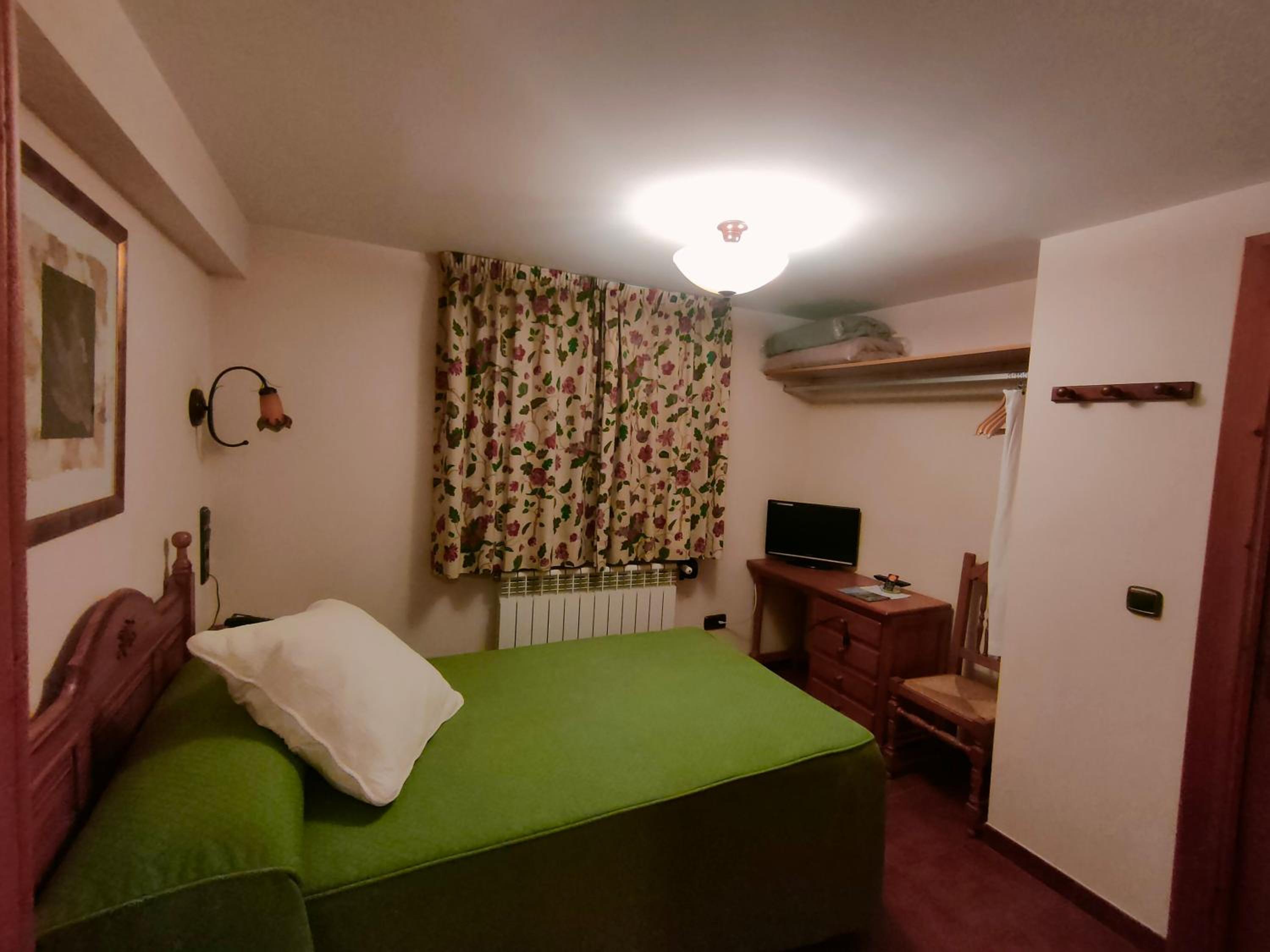 Hostal Las Grullas view 4