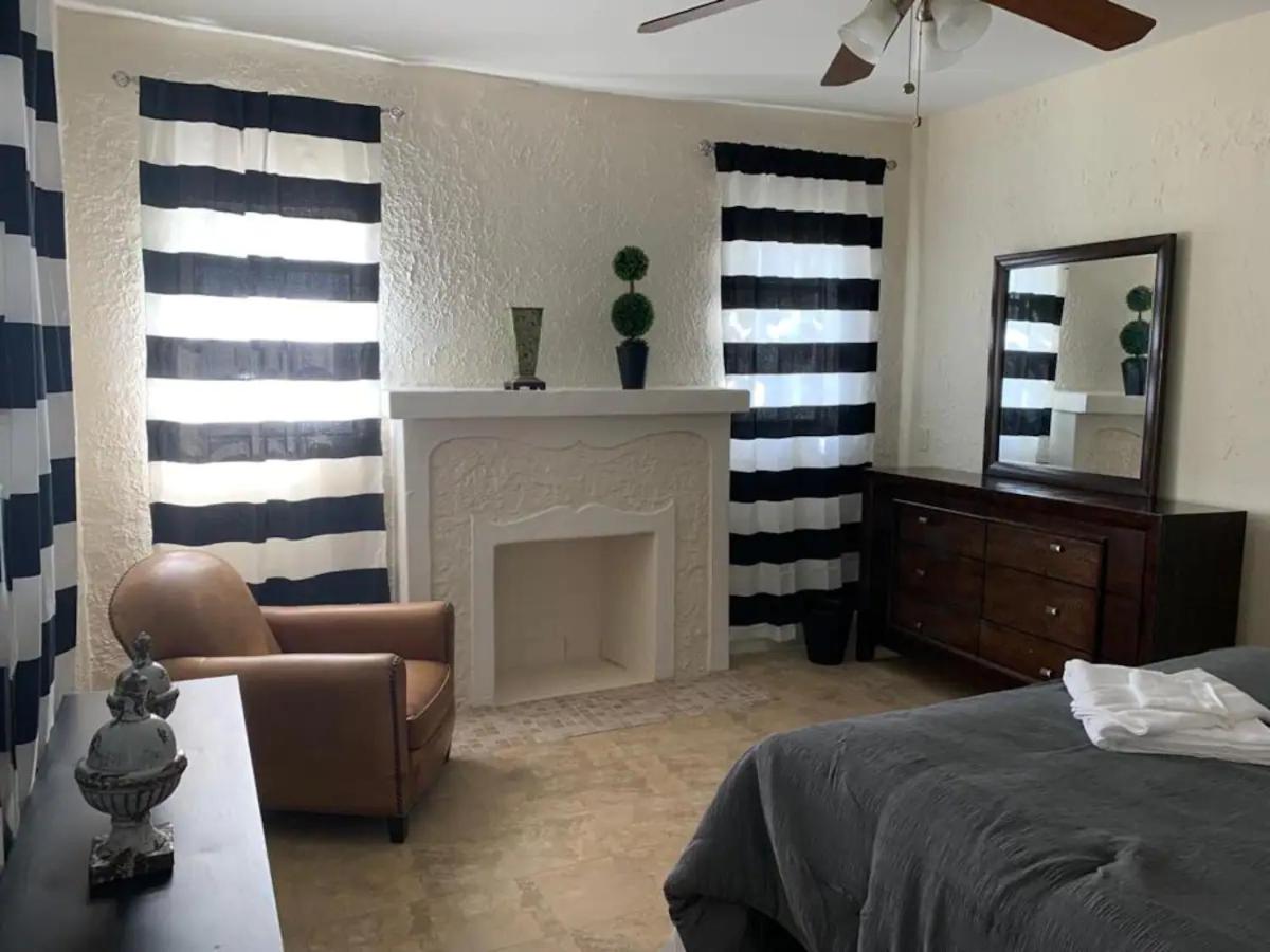 Private Rooms close to Miami Airport - Free parking - 01