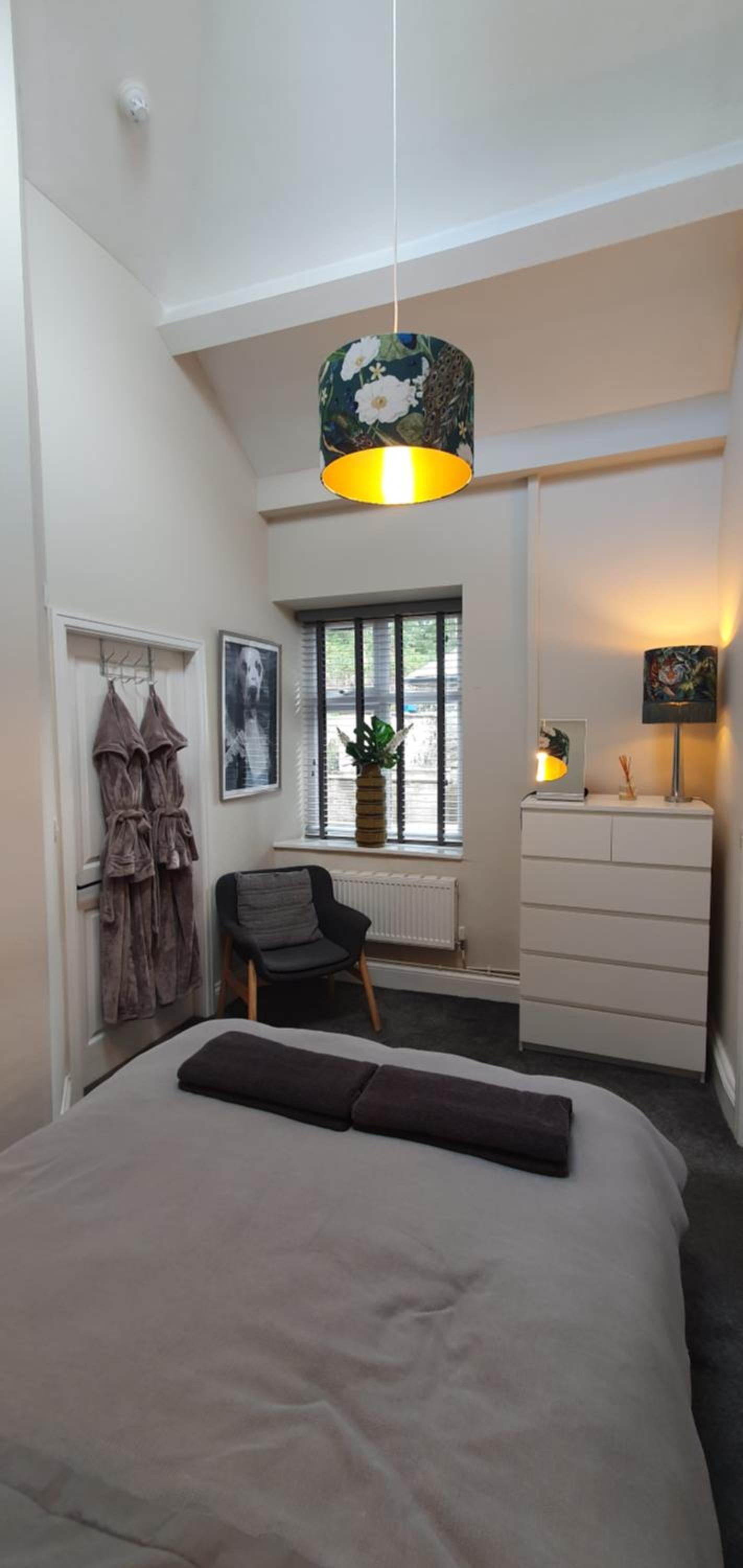Cosy Spring Cottage at Pen Y Coed Hall view 3