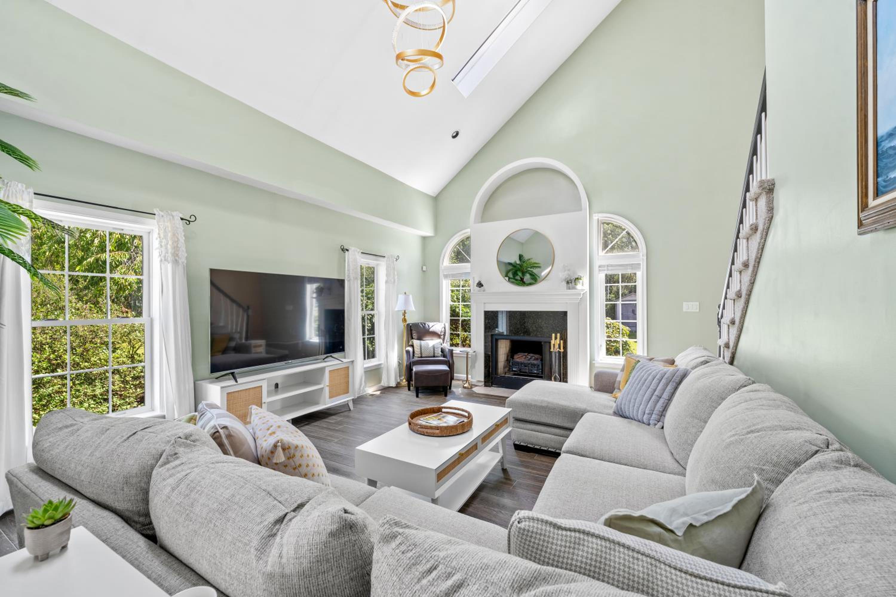13-Acre Private Estate, Private Lake, Private Golf Range, Private Forest & Hiking Trails view 3