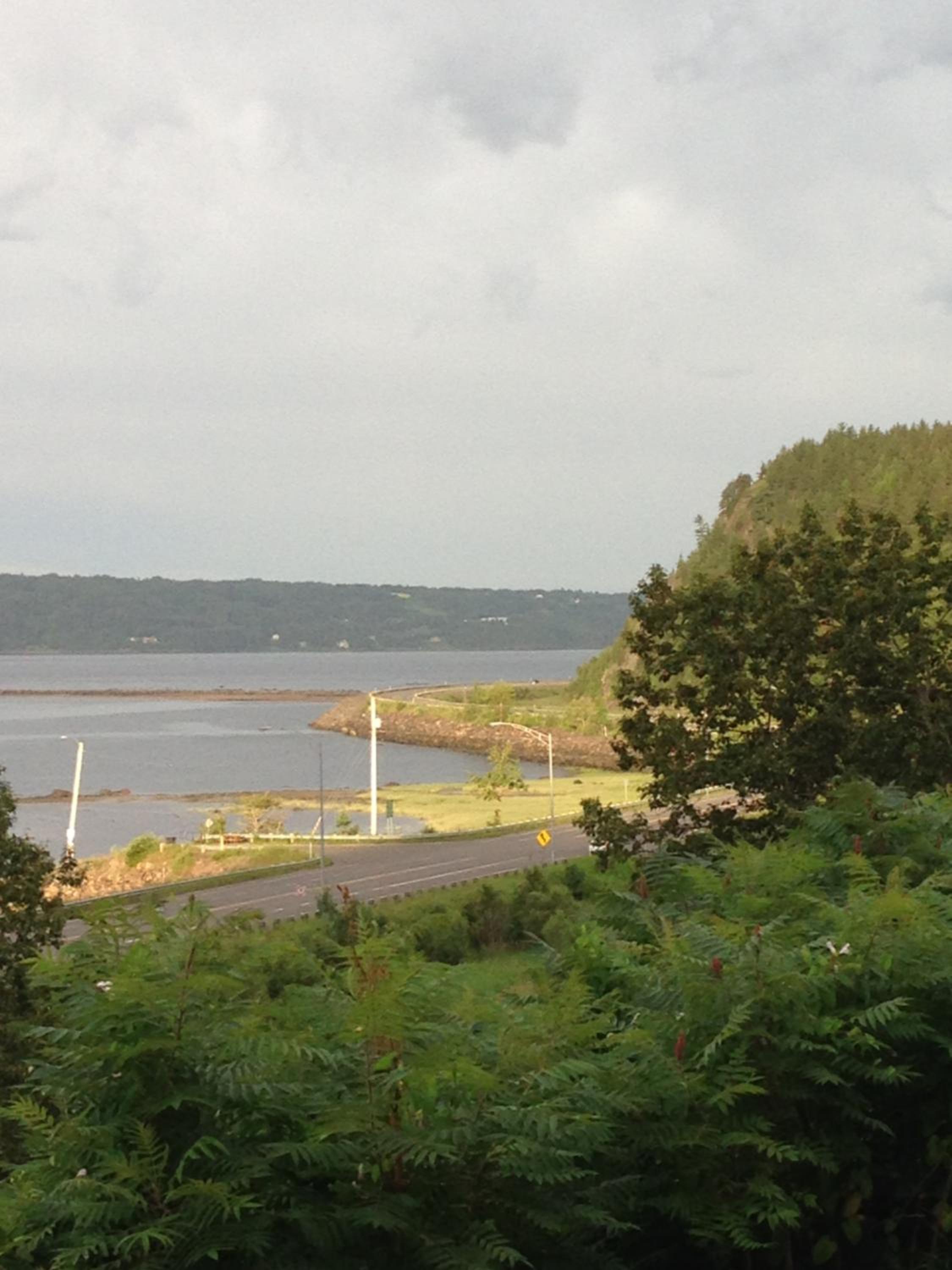 Suite 1 Flèche du fjord vue Saguenay Monts Valin