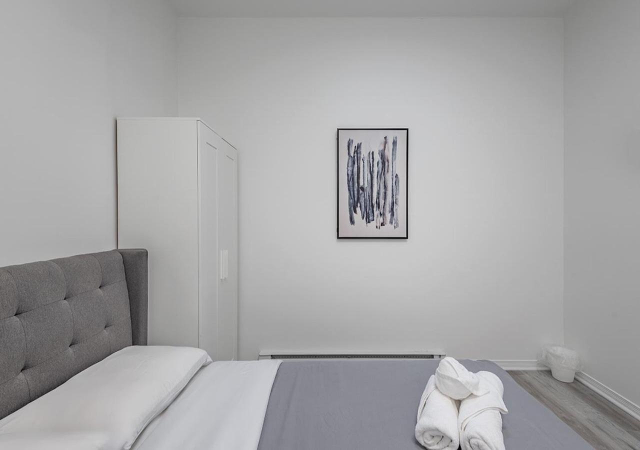 Luxurious 3BD Apt in heart of downtown 5 min walk to Bell Center