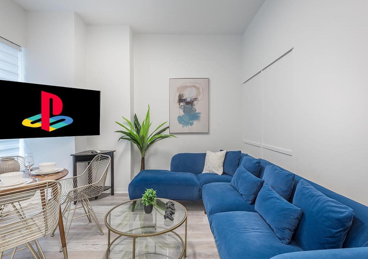 Luxurious 3BD Apt in heart of downtown 5 min walk to Bell Center