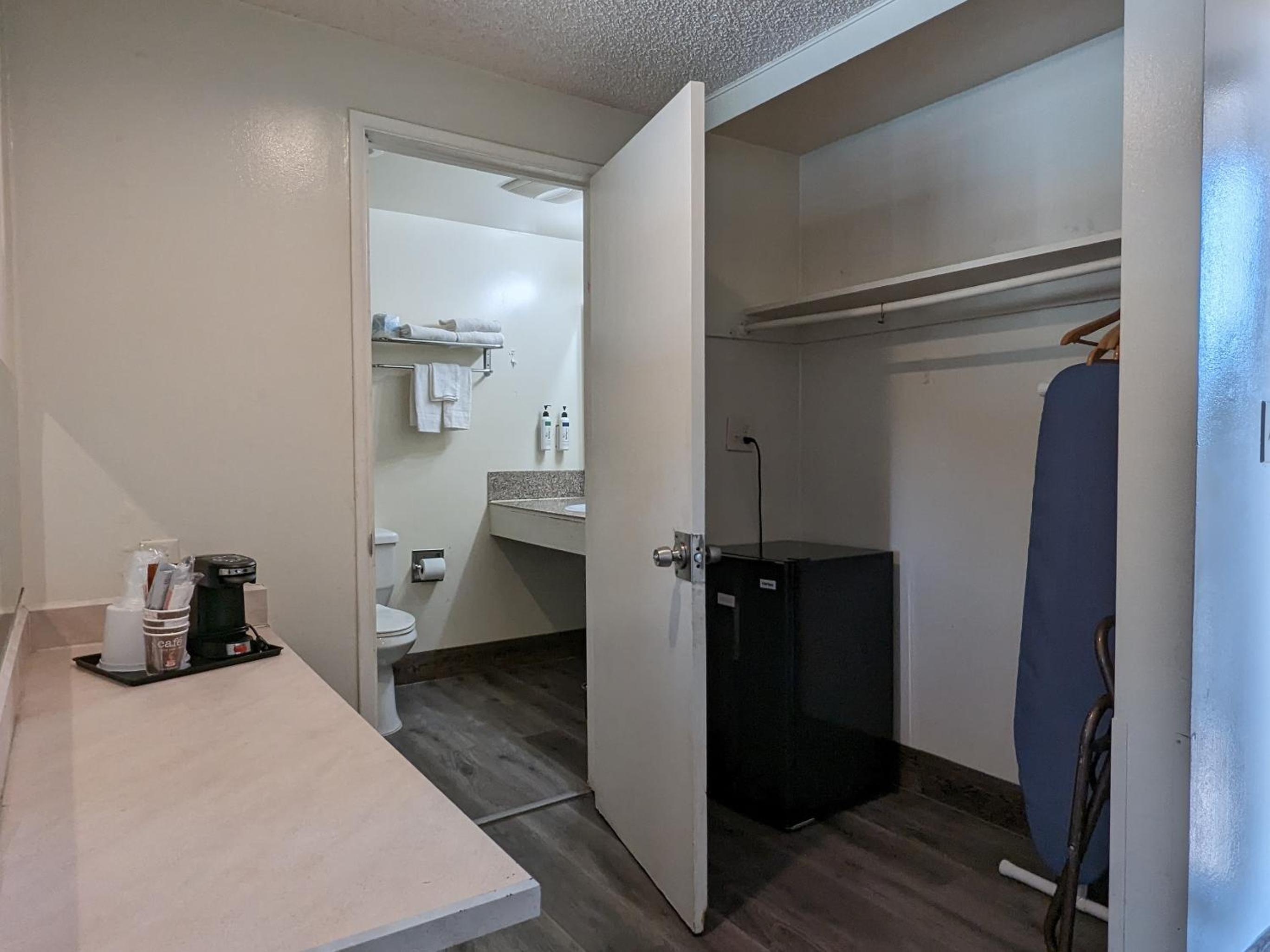 Valley Inn - Property Image 33