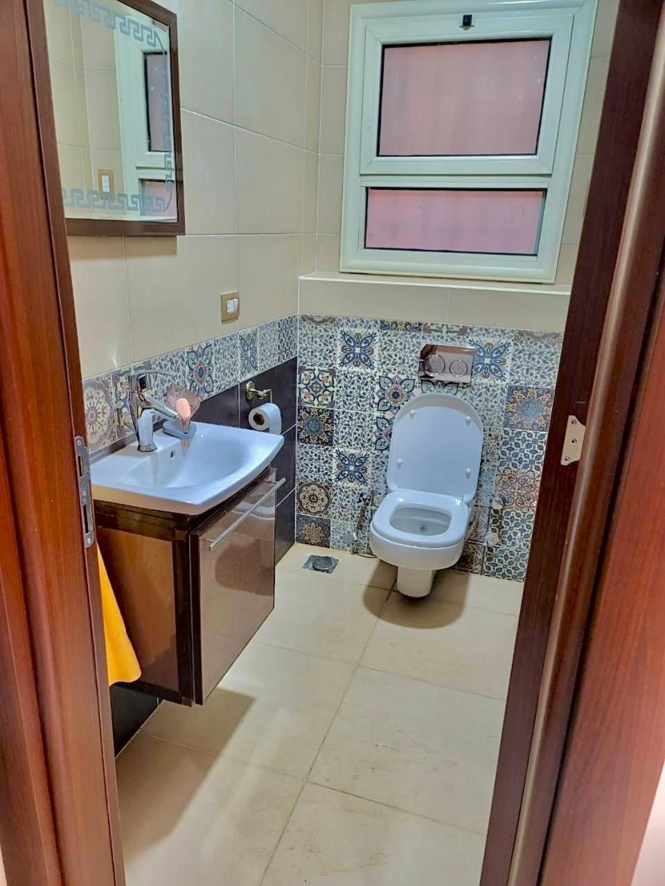 Ultra Luxury 3BR with Pools ,Sports ,Dining in Gated compound, Close to all sites