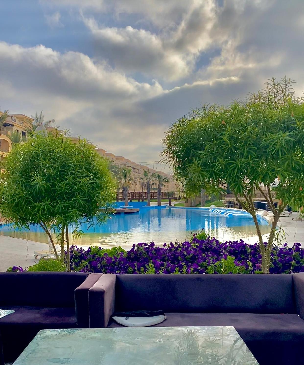 Ultra Luxury 3BR with Pools ,Sports ,Dining in Gated compound, Close to all sites