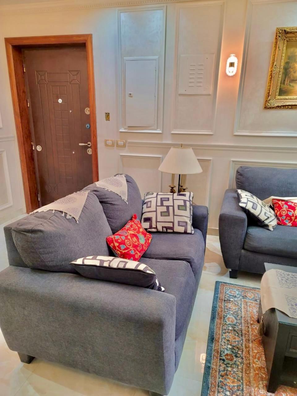 Ultra Luxury 3BR with Pools ,Sports ,Dining in Gated compound, Close to all sites