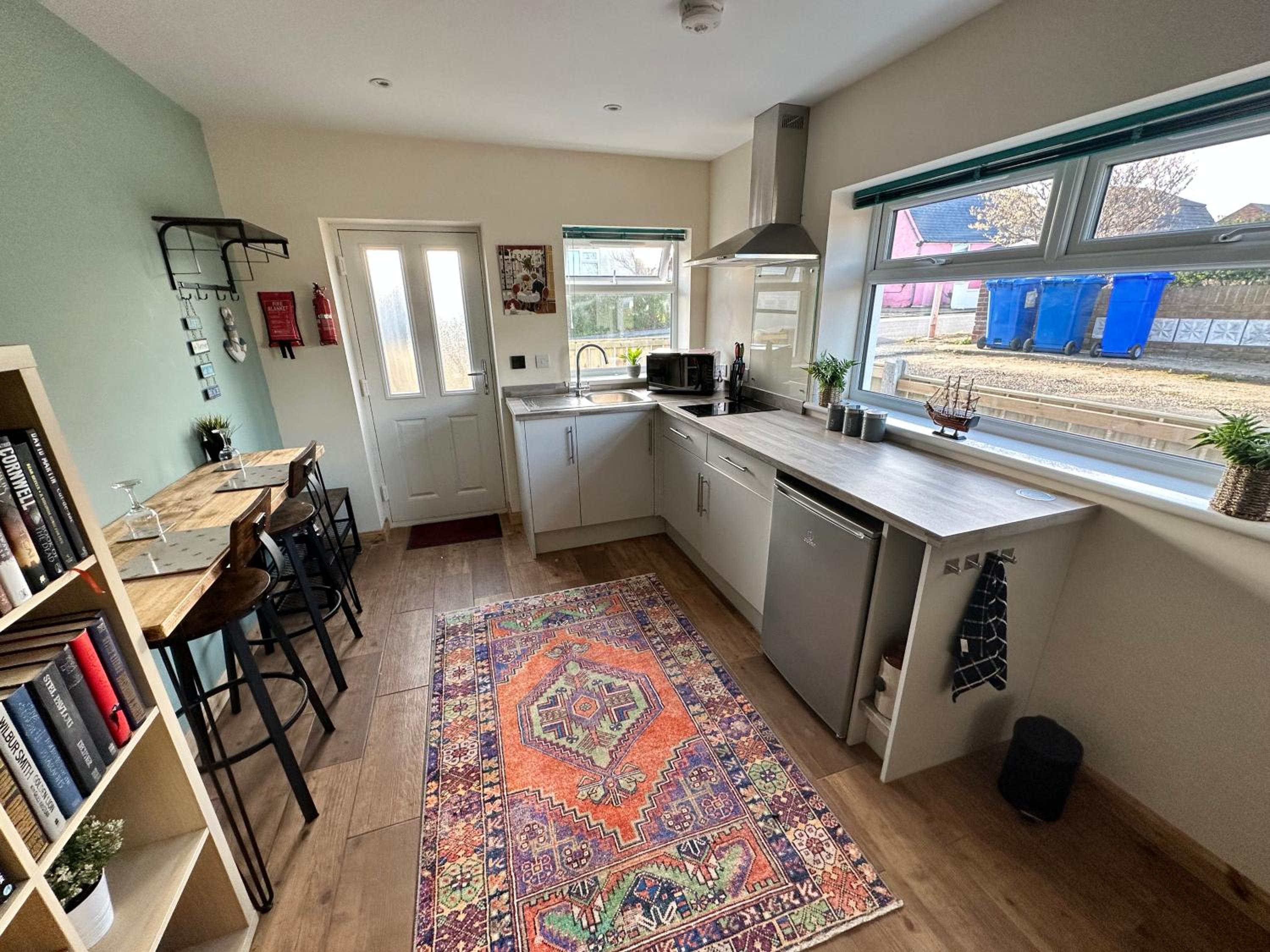 Seashell Cottage - Dog friendly 1 bed cottage close to the sea view 3
