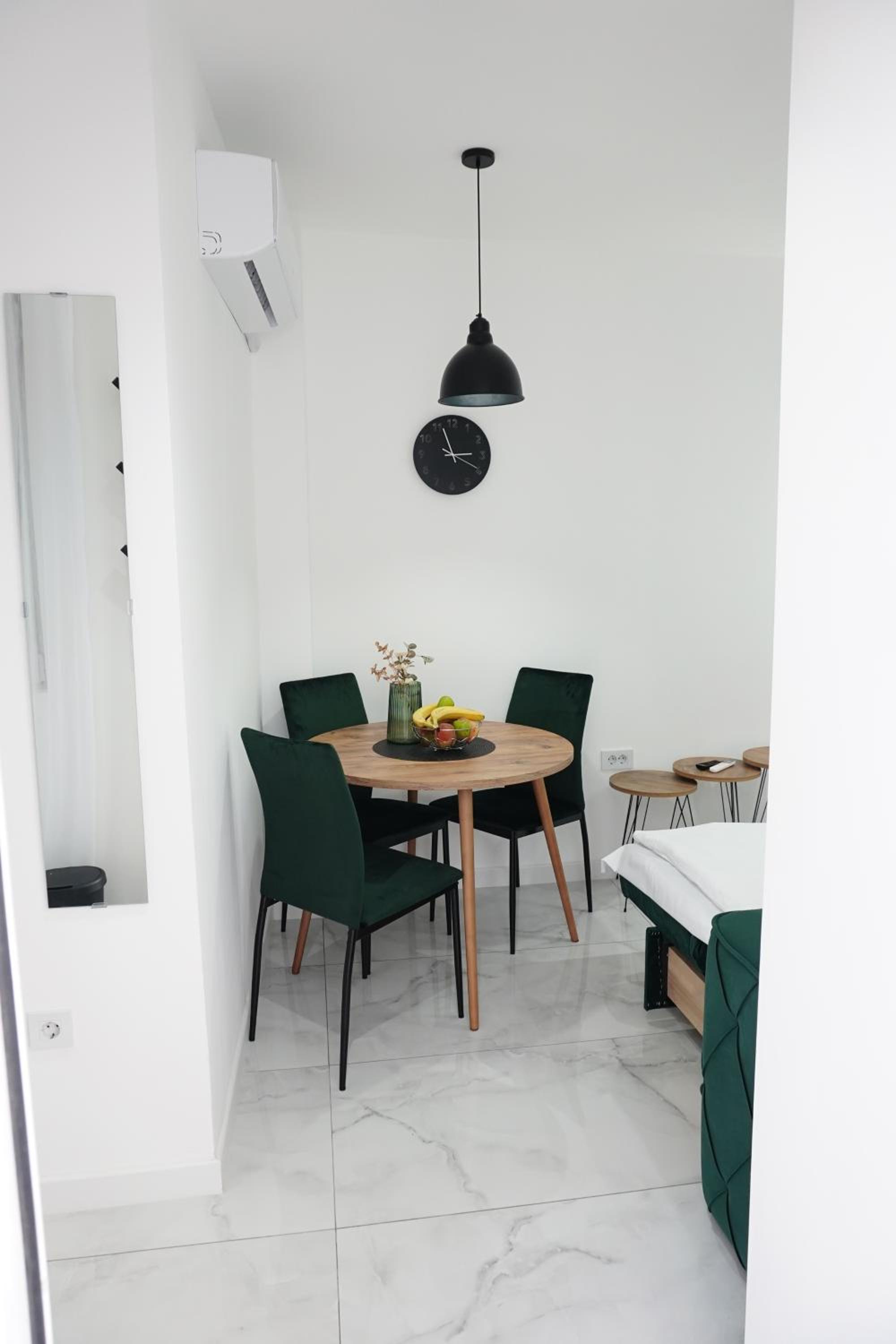 "Handmade" Apartment