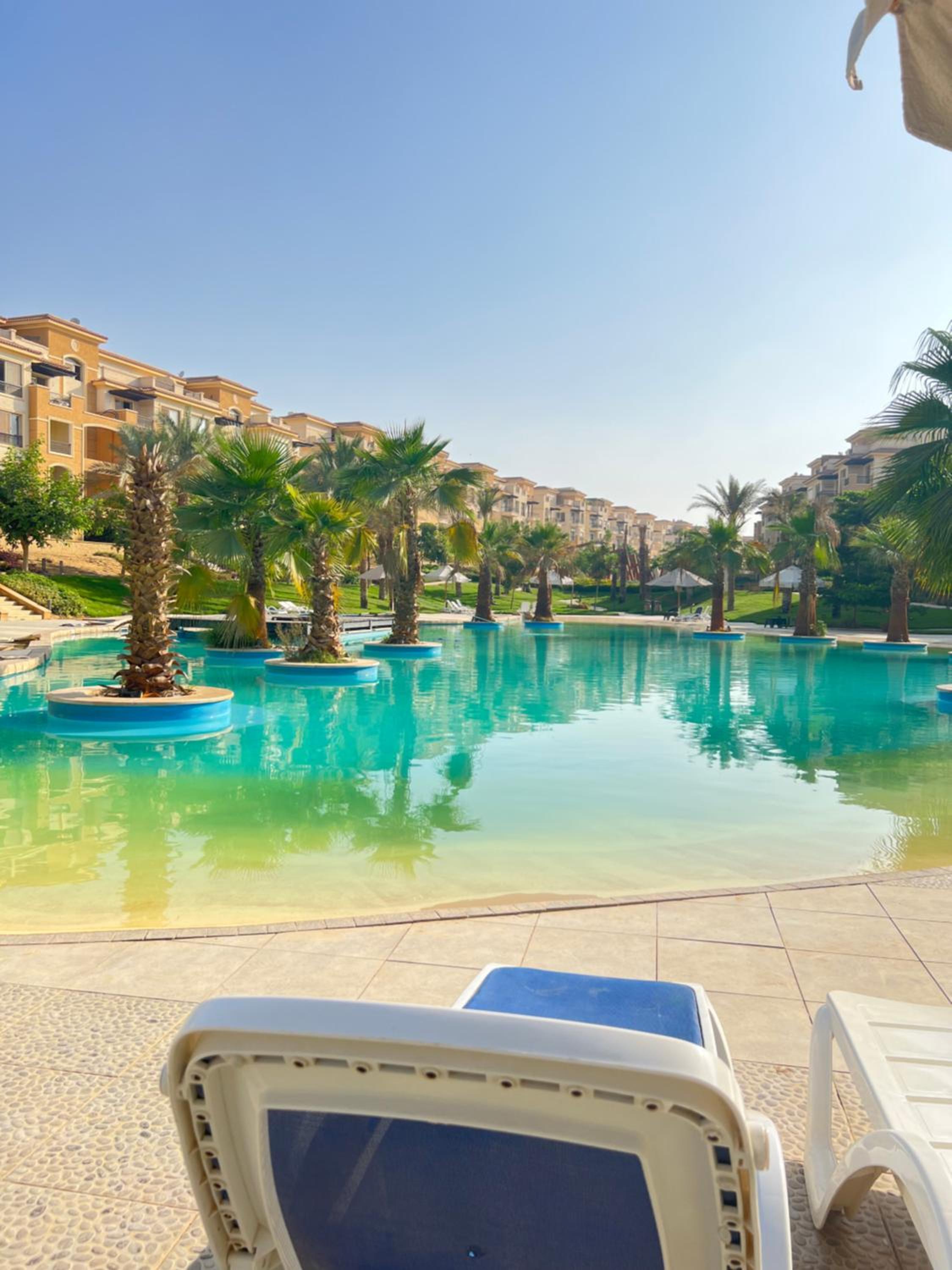 Ultra Luxury 3BR with Pools ,Sports ,Dining in Gated compound, Close to all sites