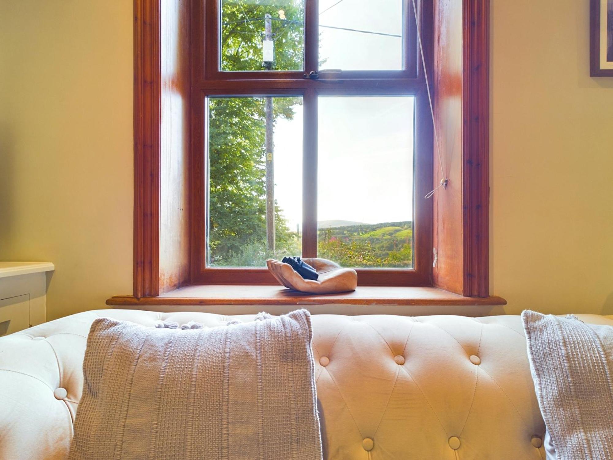 Stoneswood Cottage & Garden, Delph, Saddleworth view 4