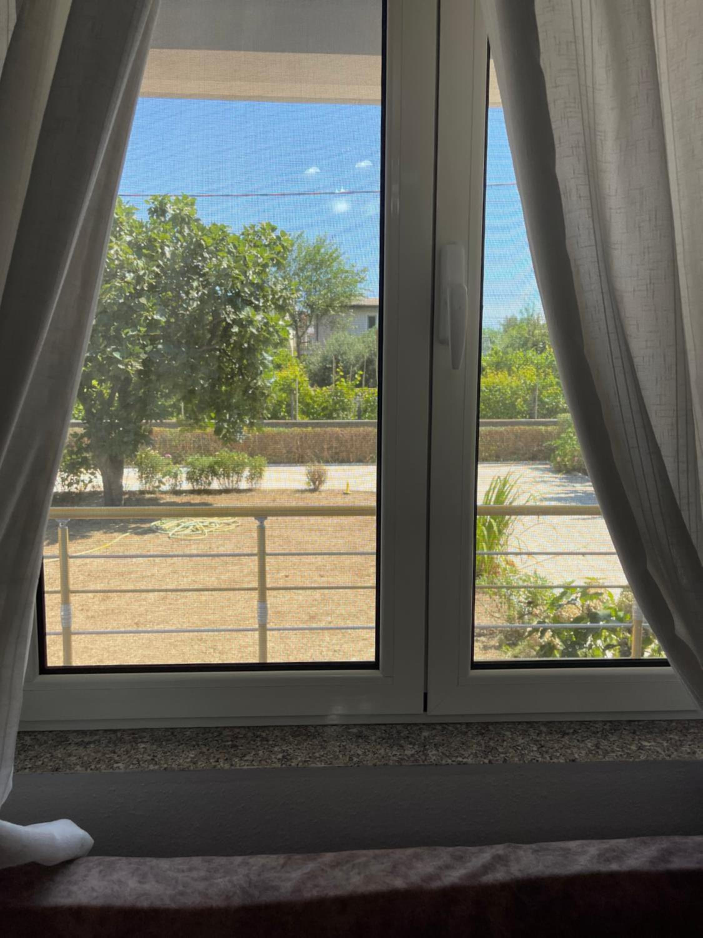 SHTEPIA E ADIT