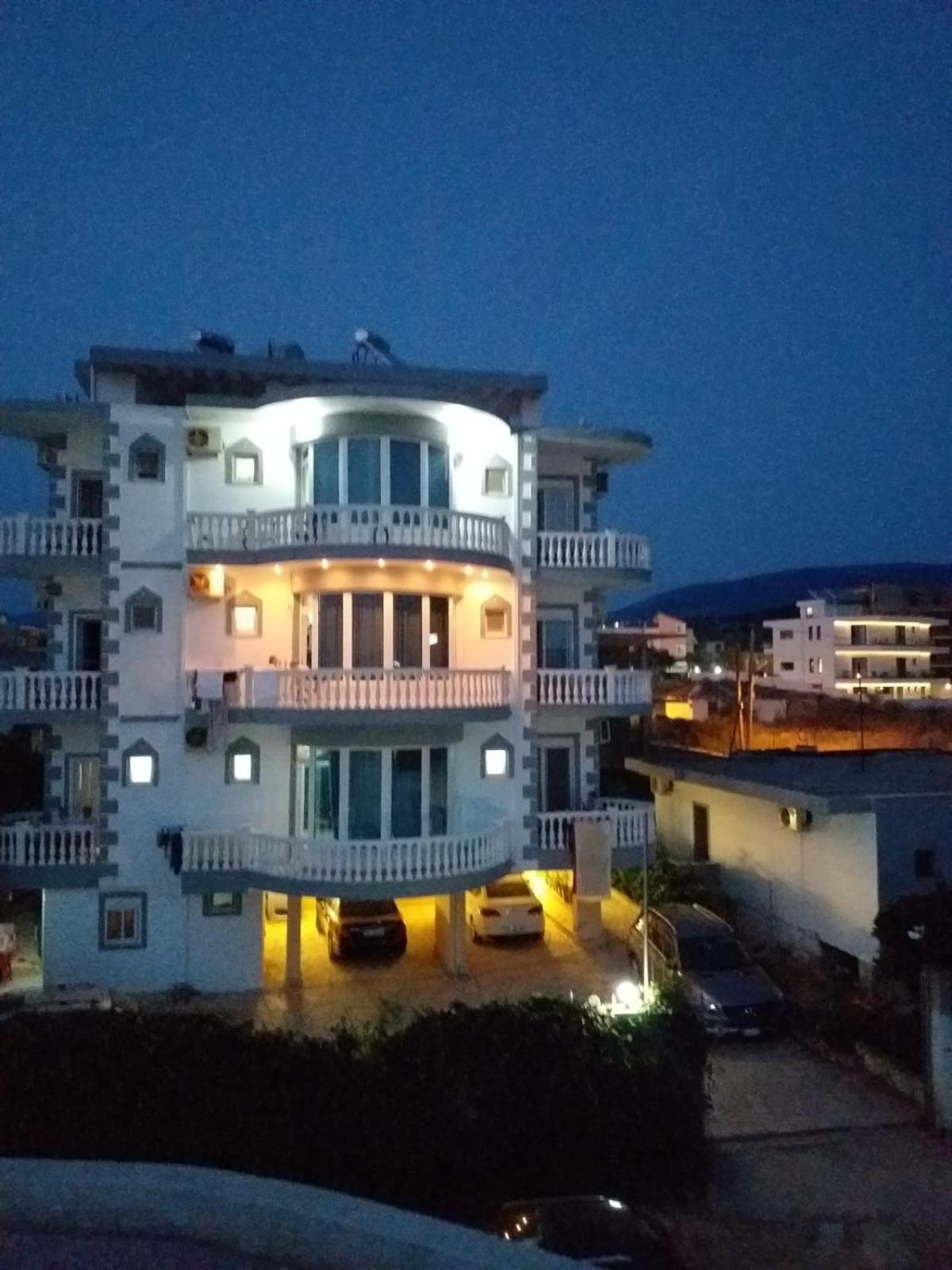 Studio Apartments Rizarjo