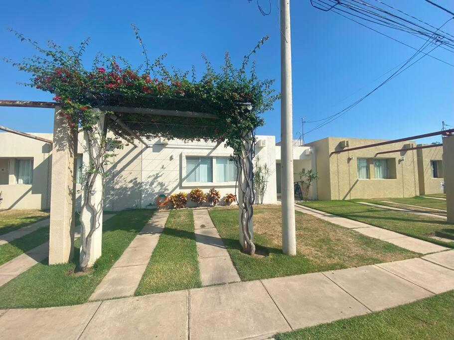 Hermosa casa en cond. privado