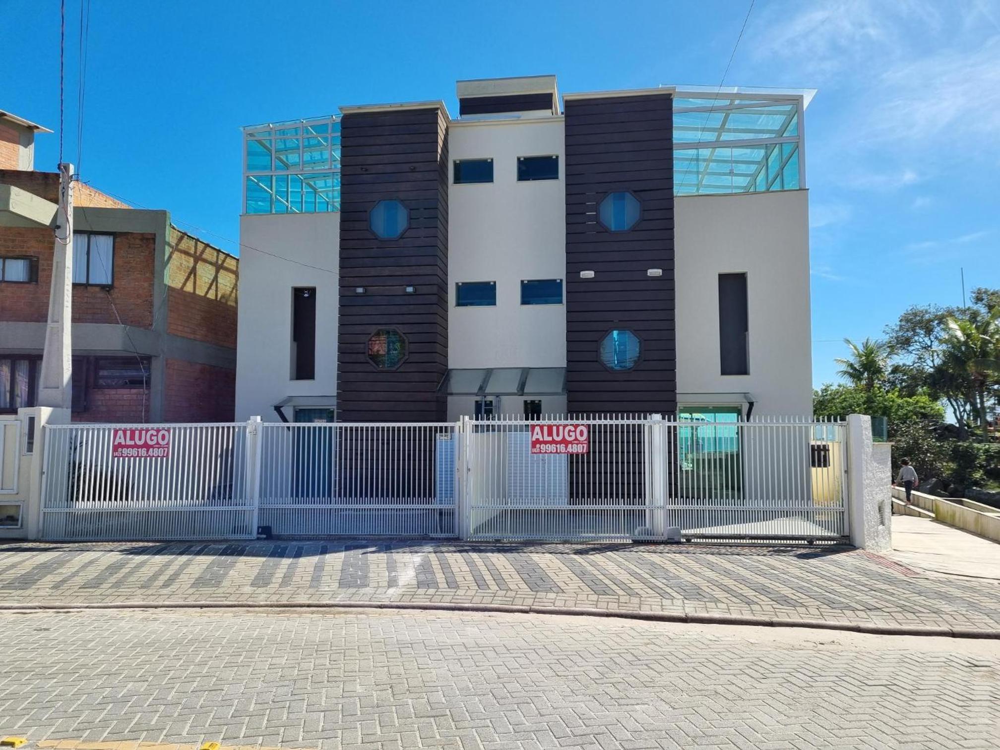 triplex beira mar de bombinhas