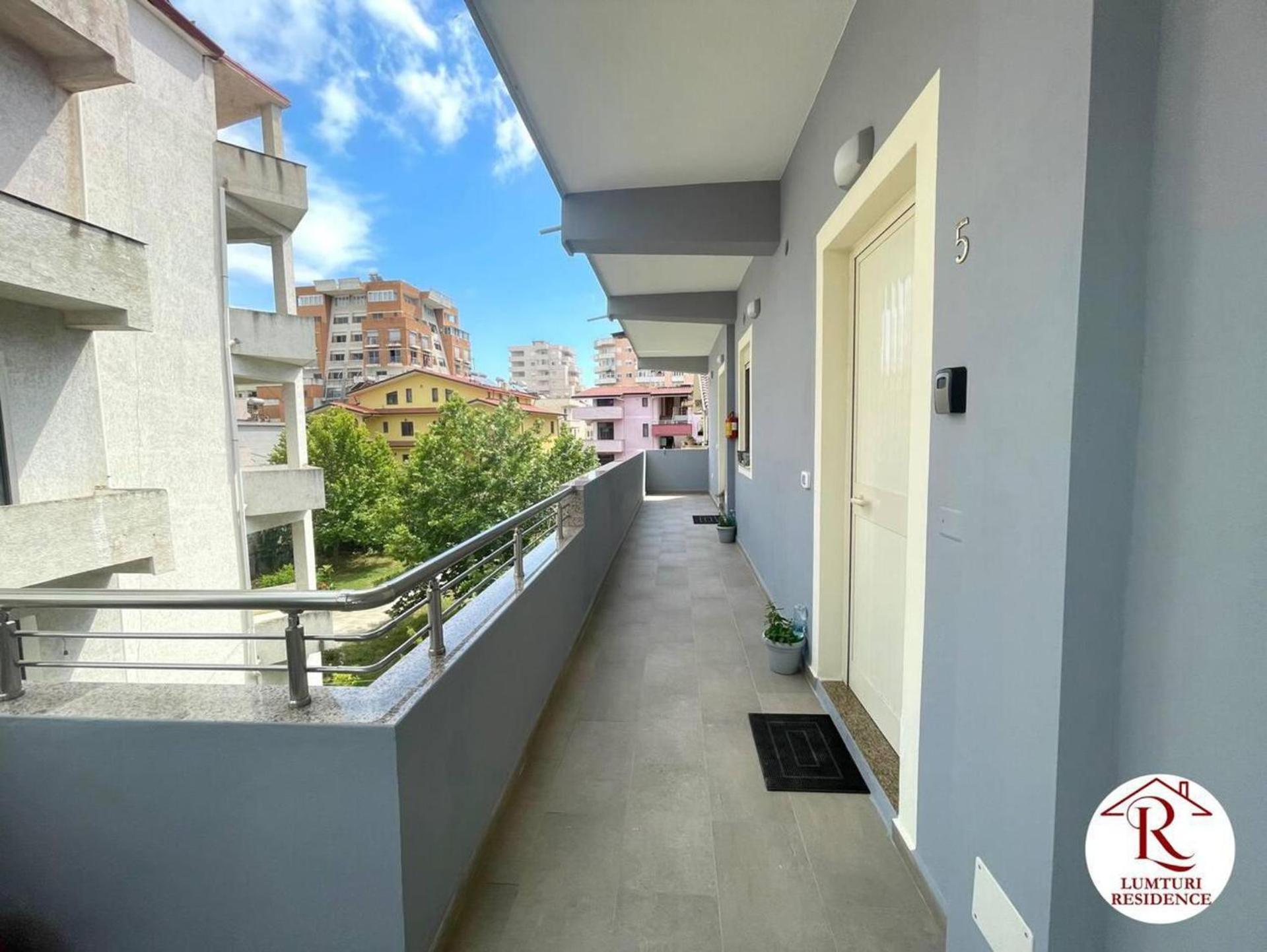 1 Bed Apartment Sleeps 2 with Tv WiFi & Parking