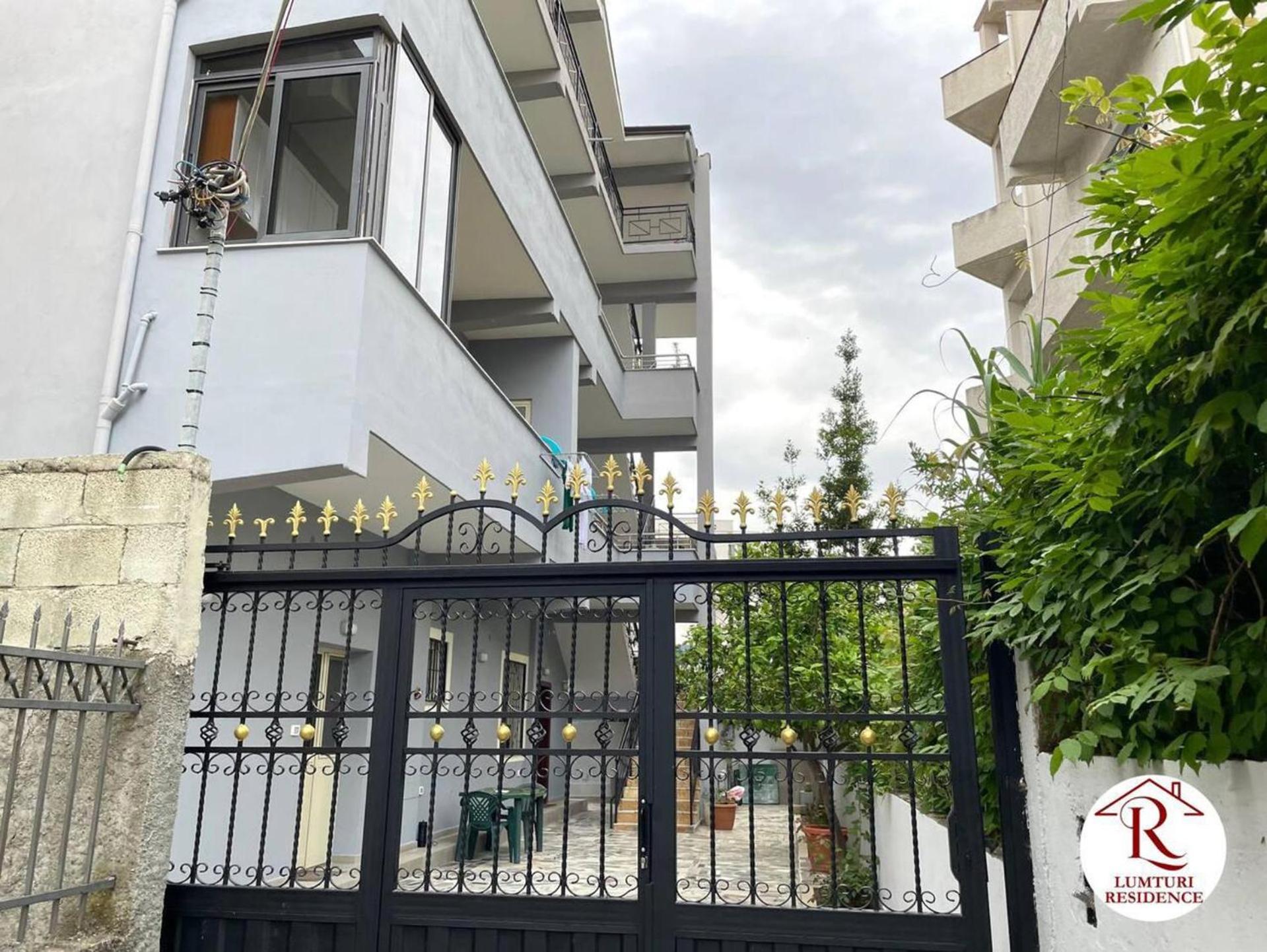 1 Bed Apartment Sleeps 2 with Tv WiFi & Parking