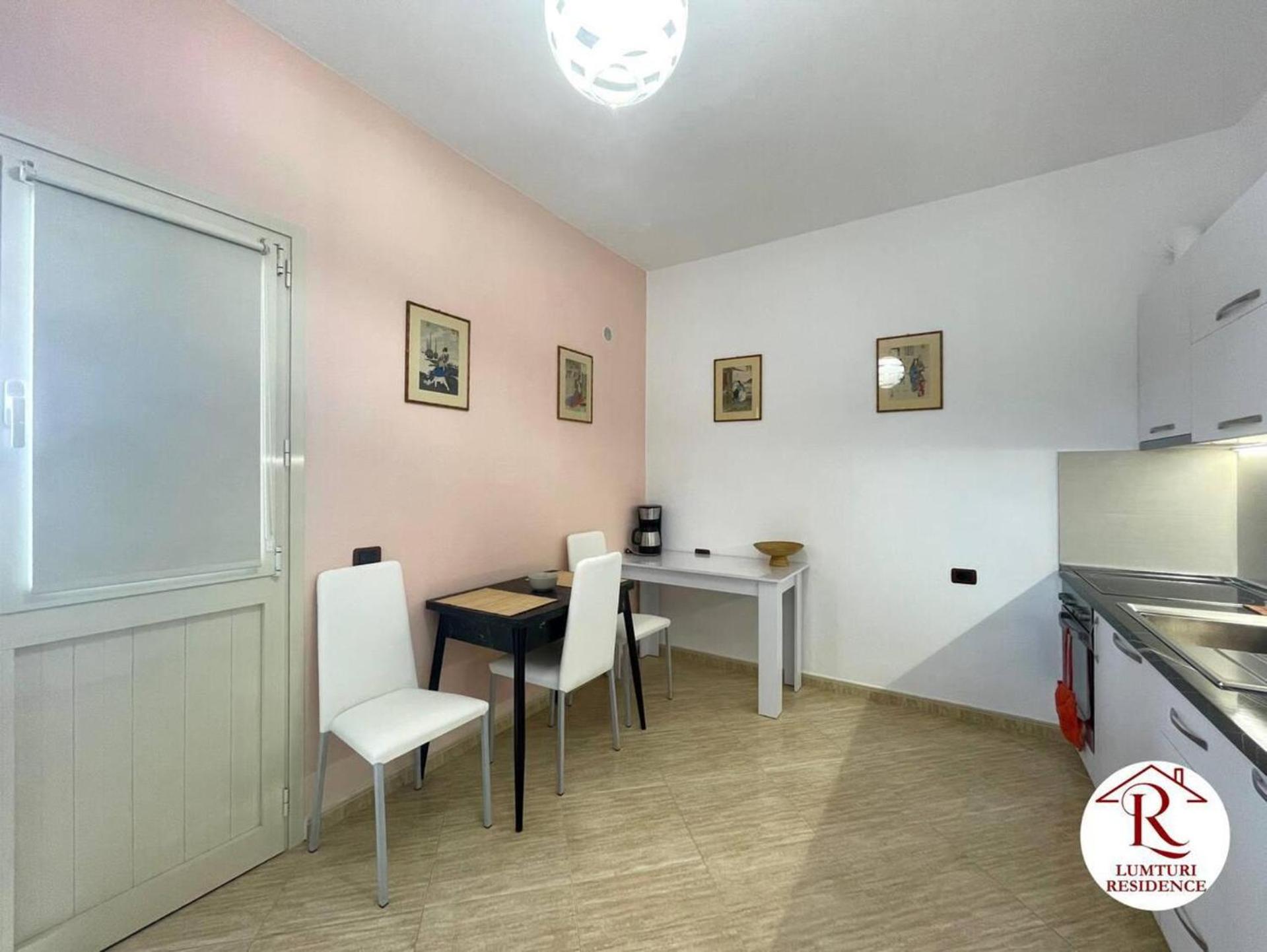 1 Bed Apartment Sleeps 2 with Tv WiFi & Parking