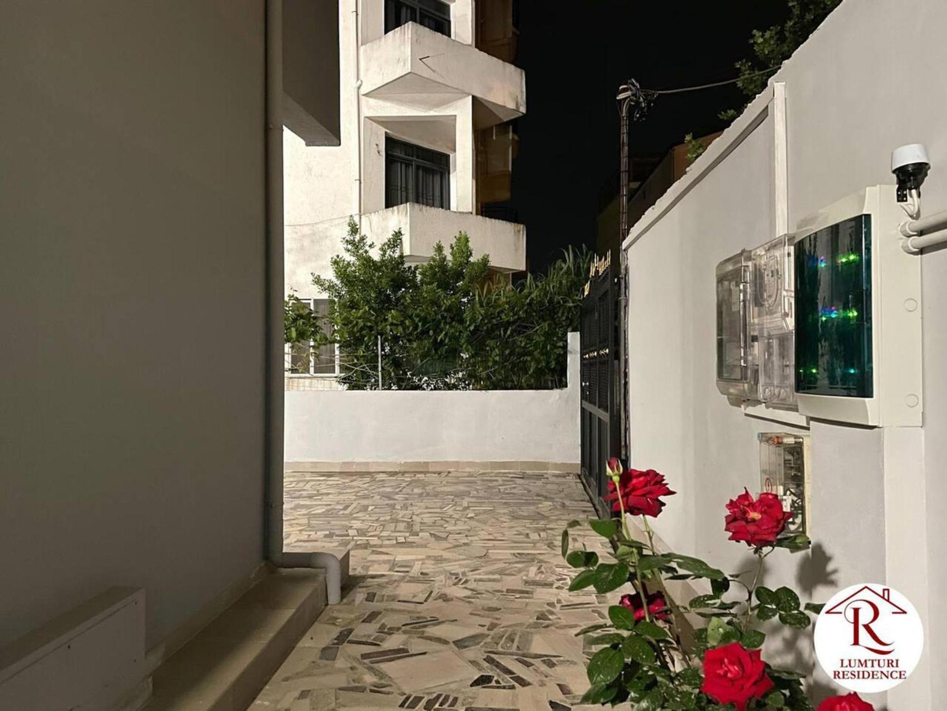 1 Bed Apartment Sleeps 2 with Tv WiFi & Parking