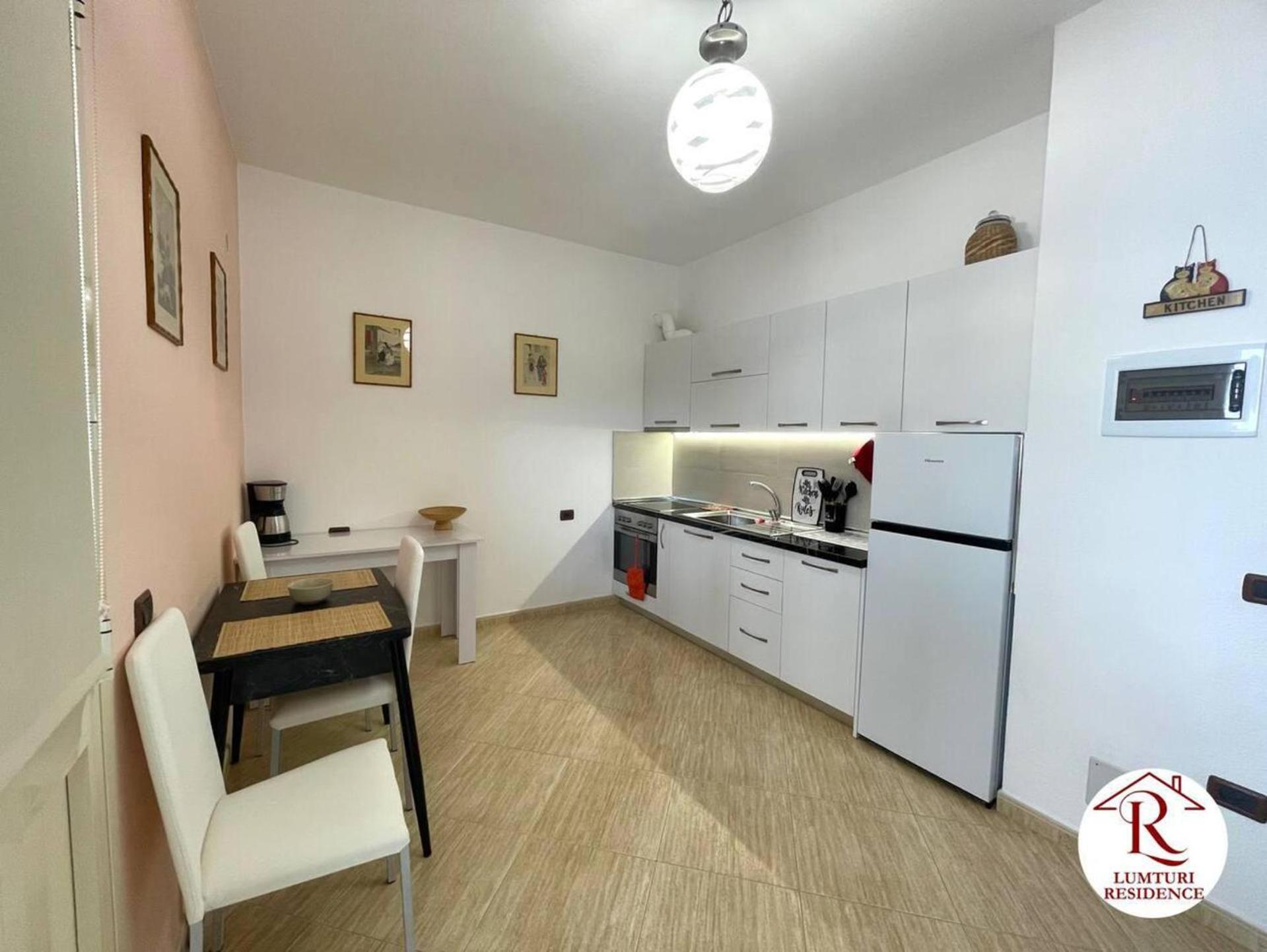 1 Bed Apartment Sleeps 2 with Tv WiFi & Parking