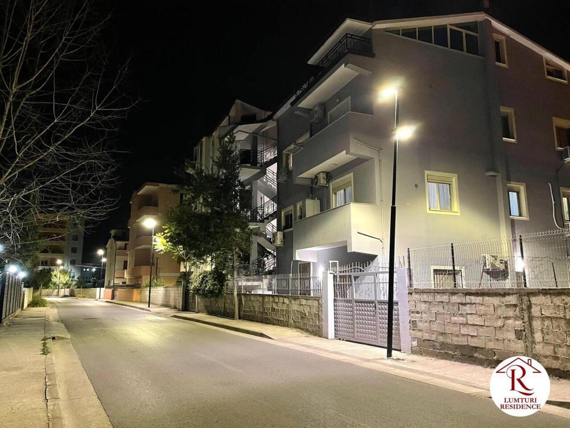 1 Bed Apartment Sleeps 2 with Tv WiFi & Parking