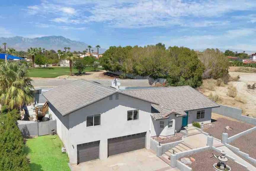 Hotel Bermuda Fun Oasis - Image 1