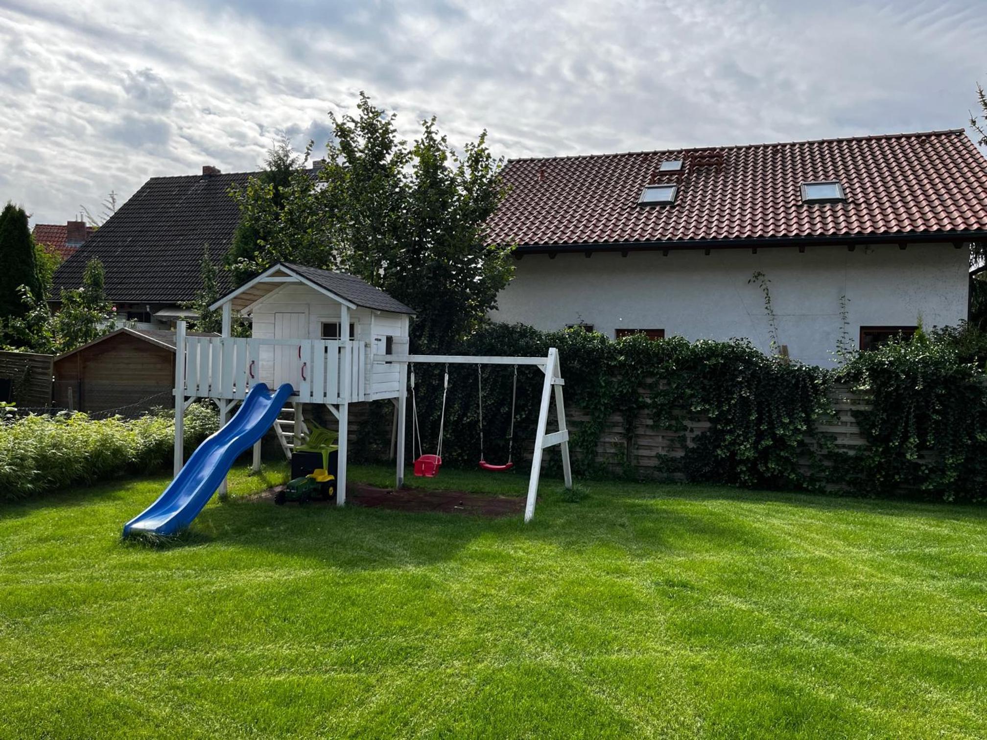 Hochwertiges Haus mit Garten mit guter Anbindung
