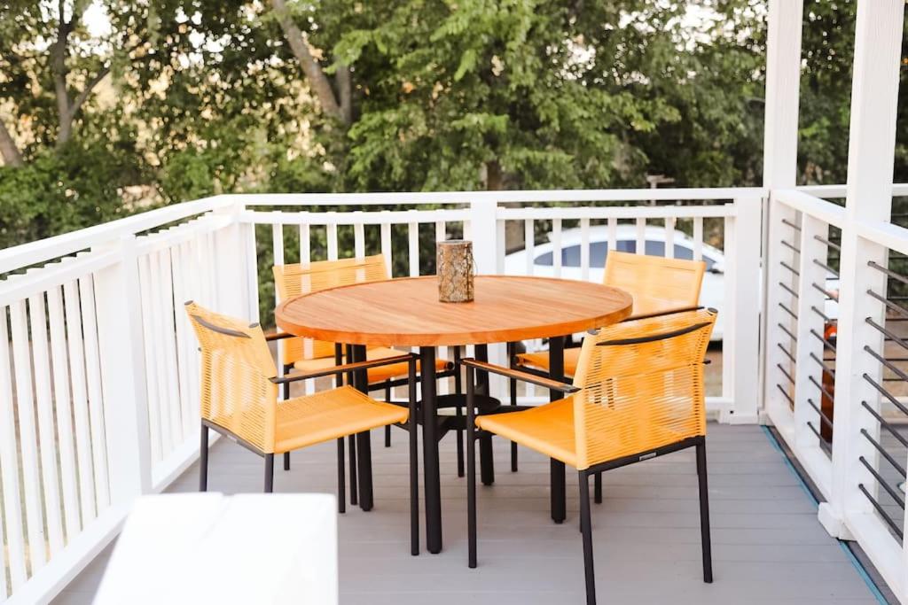 The Little Getaway-Sleeps 4, Firepit, Pet friendly view 2