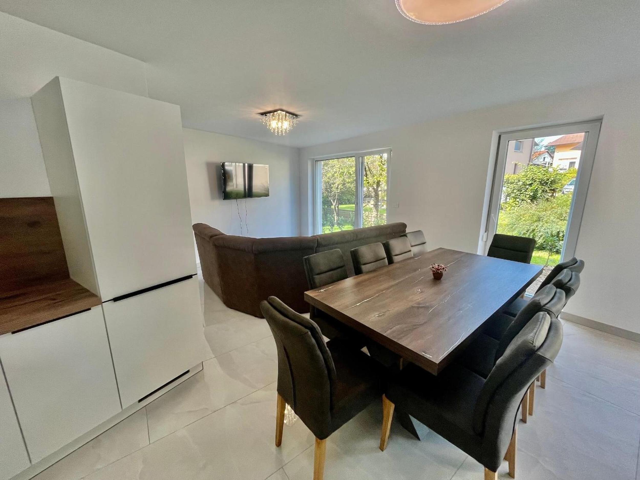 Jacobs Legacy - 4 Bedroom House, Free Parking, near City Center