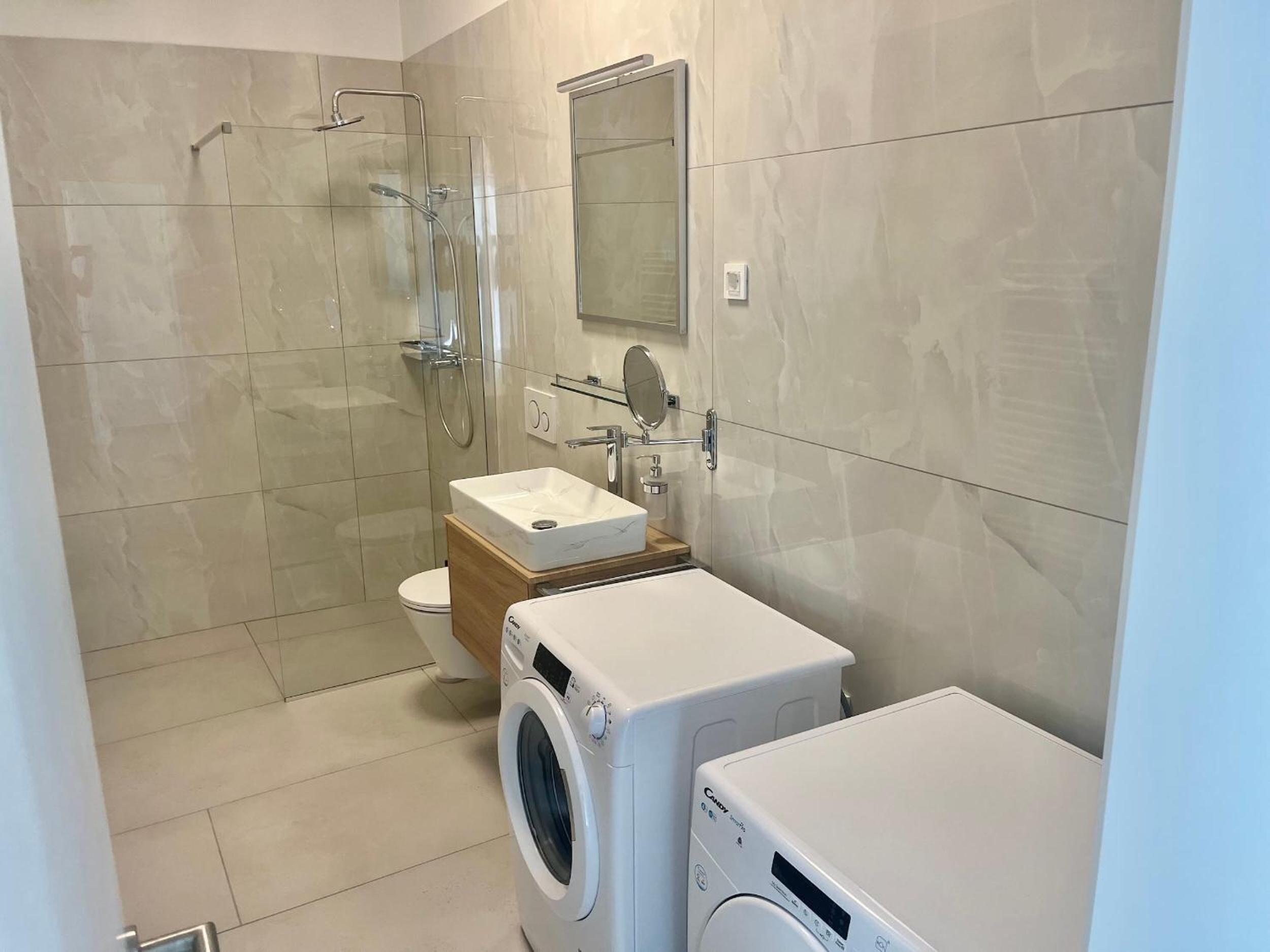 Jacobs Legacy - 4 Bedroom House, Free Parking, near City Center
